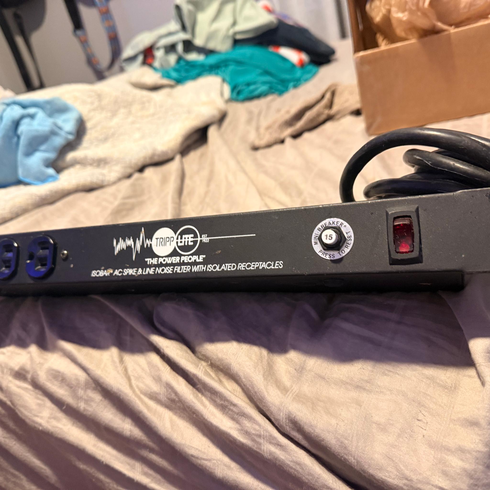 Tripp Lite IVR-2 Isobaric AC spike and line filter Rack/Server power strip