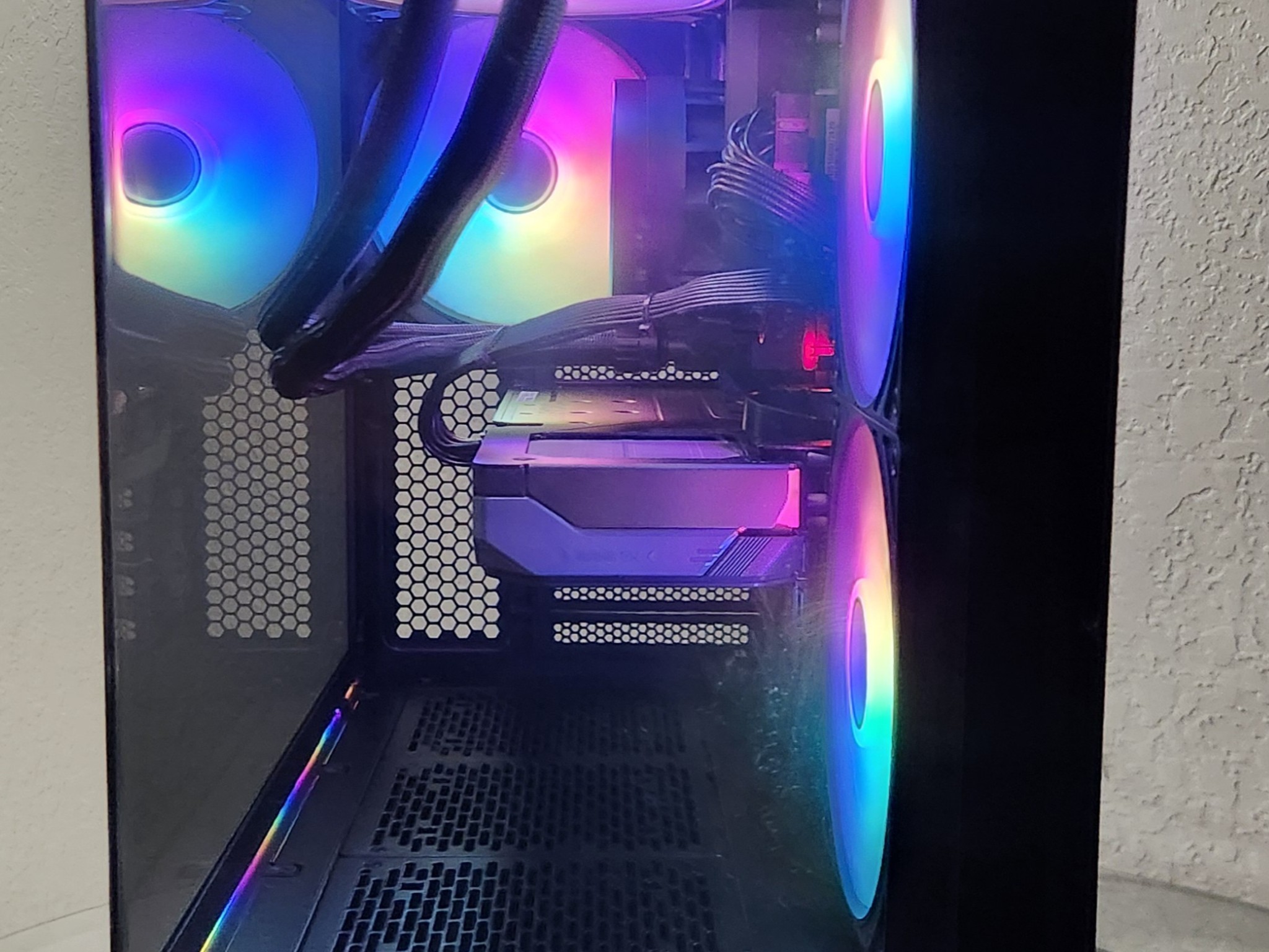 Ryzen 7700x | RX 9060XT | 32GB DDR5 6000 CL36 | 8TB Storage | All New High Quality Parts