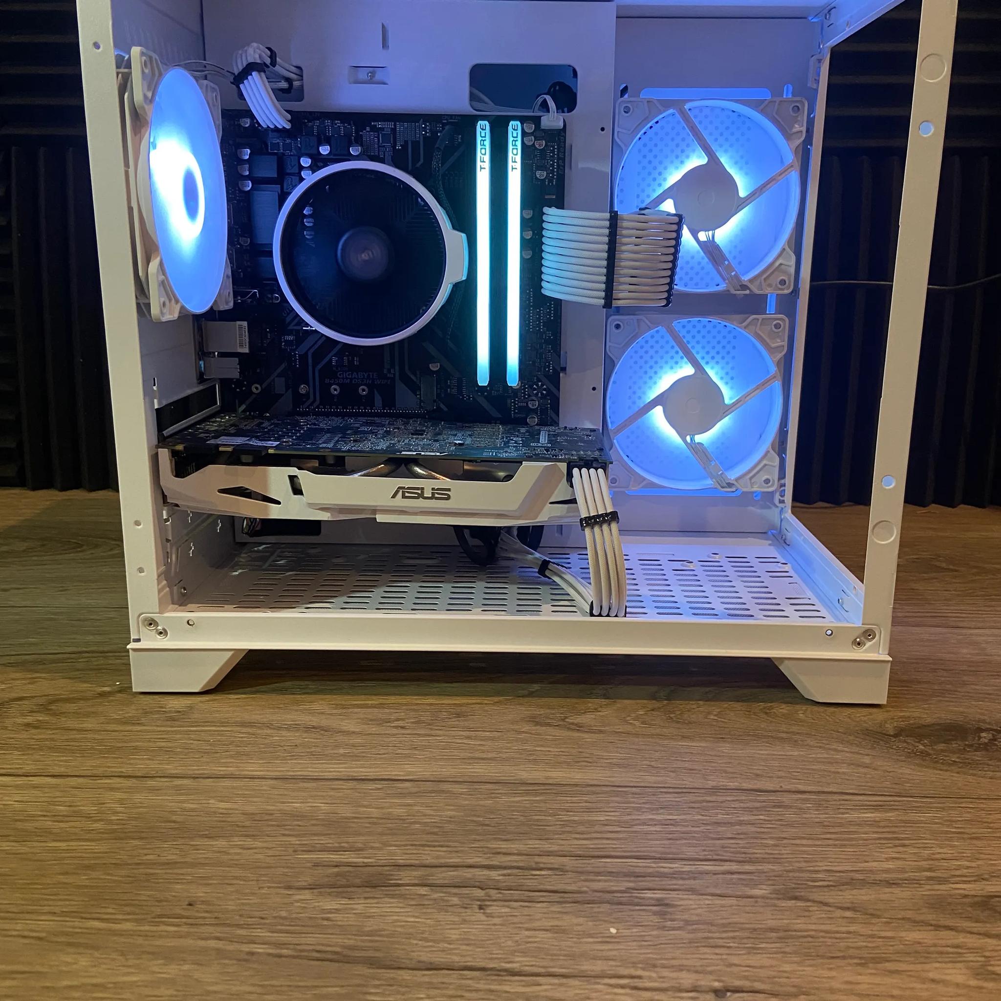 BLACK FRIDAY SALE!! [VR READY] Ryzen 5 // GTX 1070 // 16GB RGB RAM // 512 GB SSD // 650W PSU