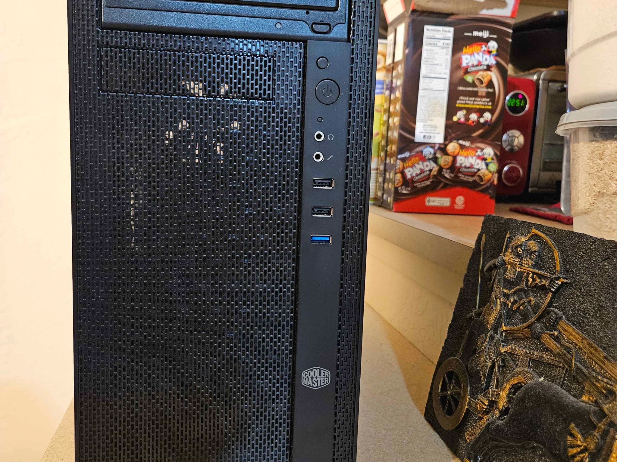 All-AMD Ryzen 5 5600 & Radeon 6650 XT (PS5-esque) caliber gaming rig ready for e-sports & Blu-ray!
