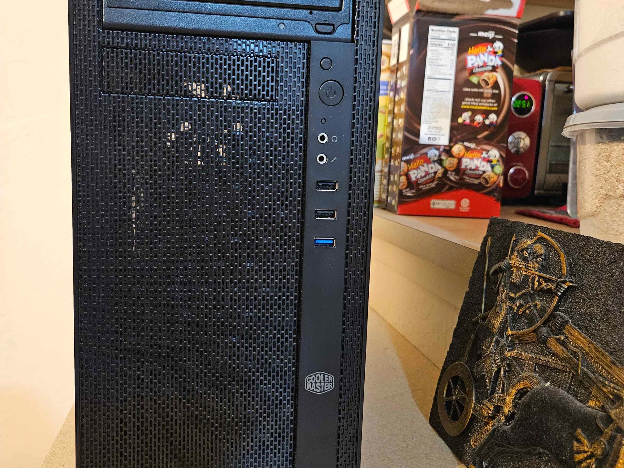 All-AMD Ryzen 5 5600 & Radeon 6650 XT (PS5-esque) caliber gaming rig ready for e-sports & Blu-ray!