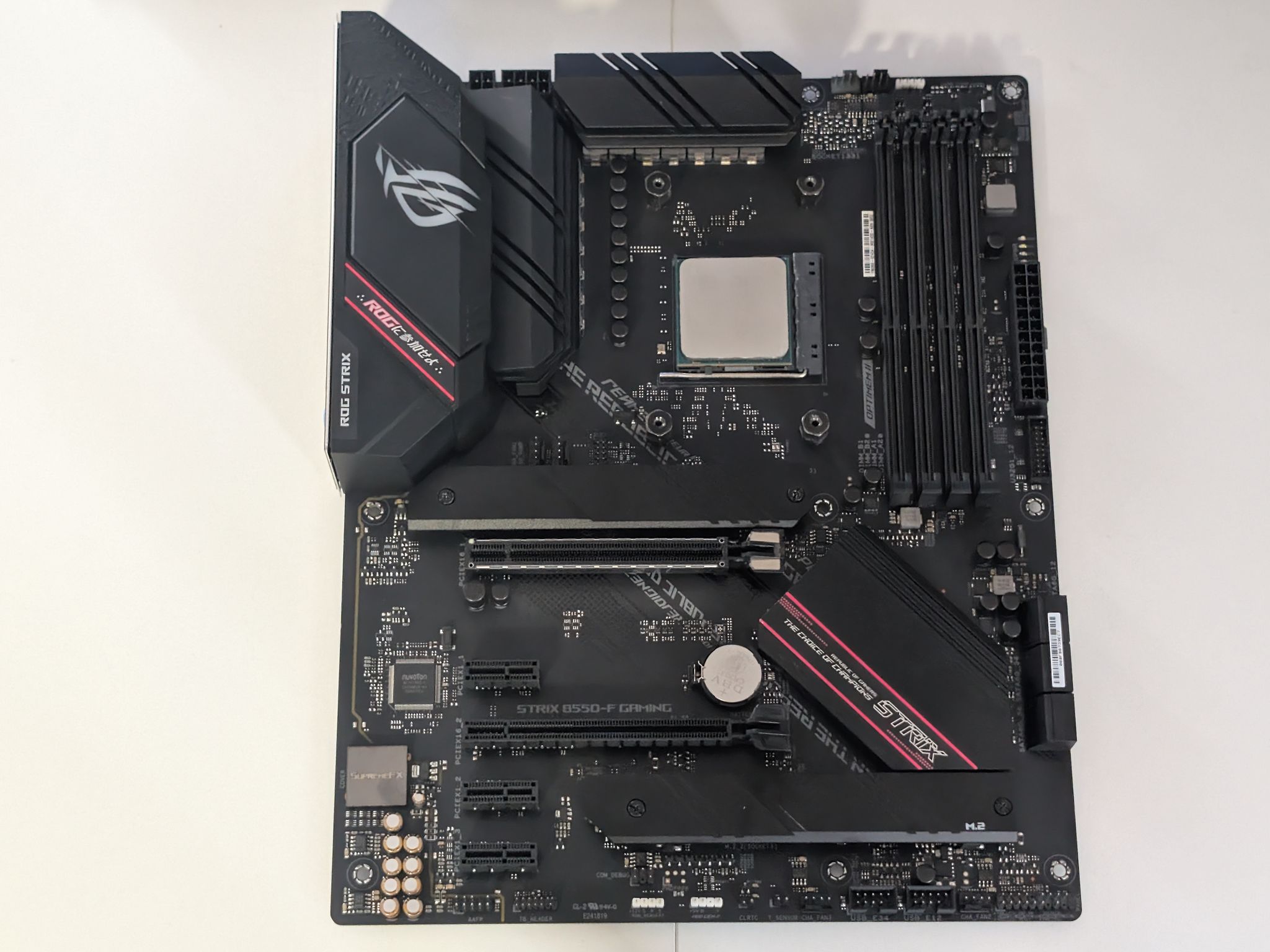 Ryzen 5 5600X + RX 6700 XT Red Devil + ROG Strix B550-F + 16GB DDR4