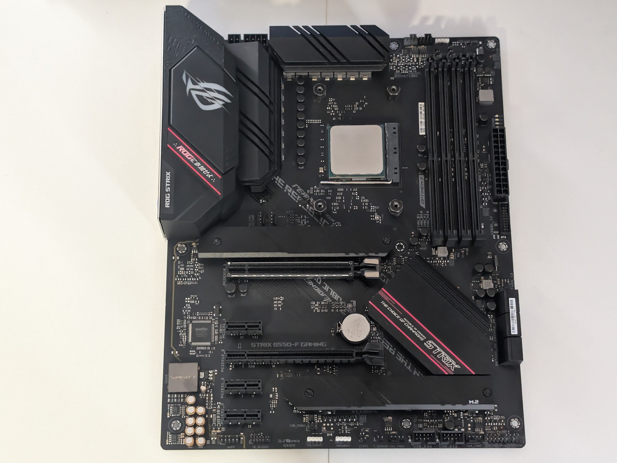 Ryzen 5 5600X + RX 6700 XT Red Devil + ROG Strix B550-F + 16GB DDR4