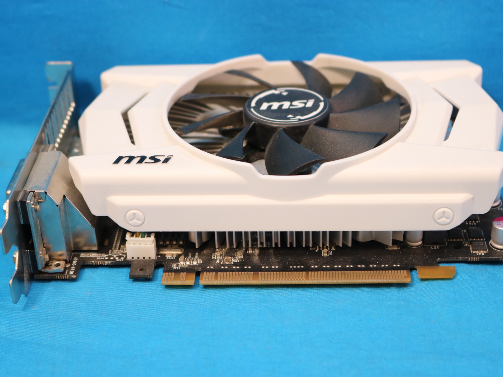 MSI GeForce GTX 950 2GB GDDR5 OC PCIe 3.0 x16 Desktop GPU - 4156801683