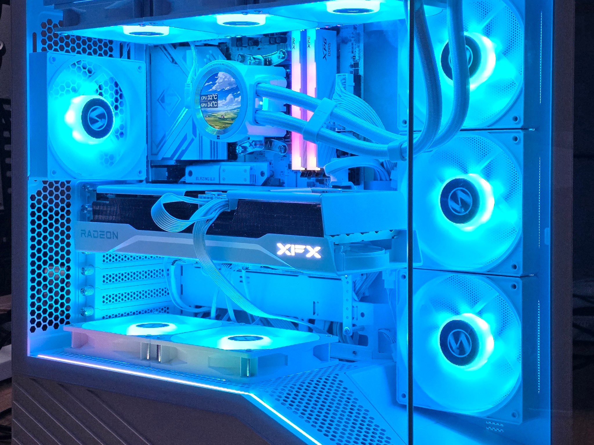 All AMD | All White 4K Gaming PC | RX 9070 16 GB | Ryzen 7 7800X3D | 32GB | 1TB | 2 Year Warranty