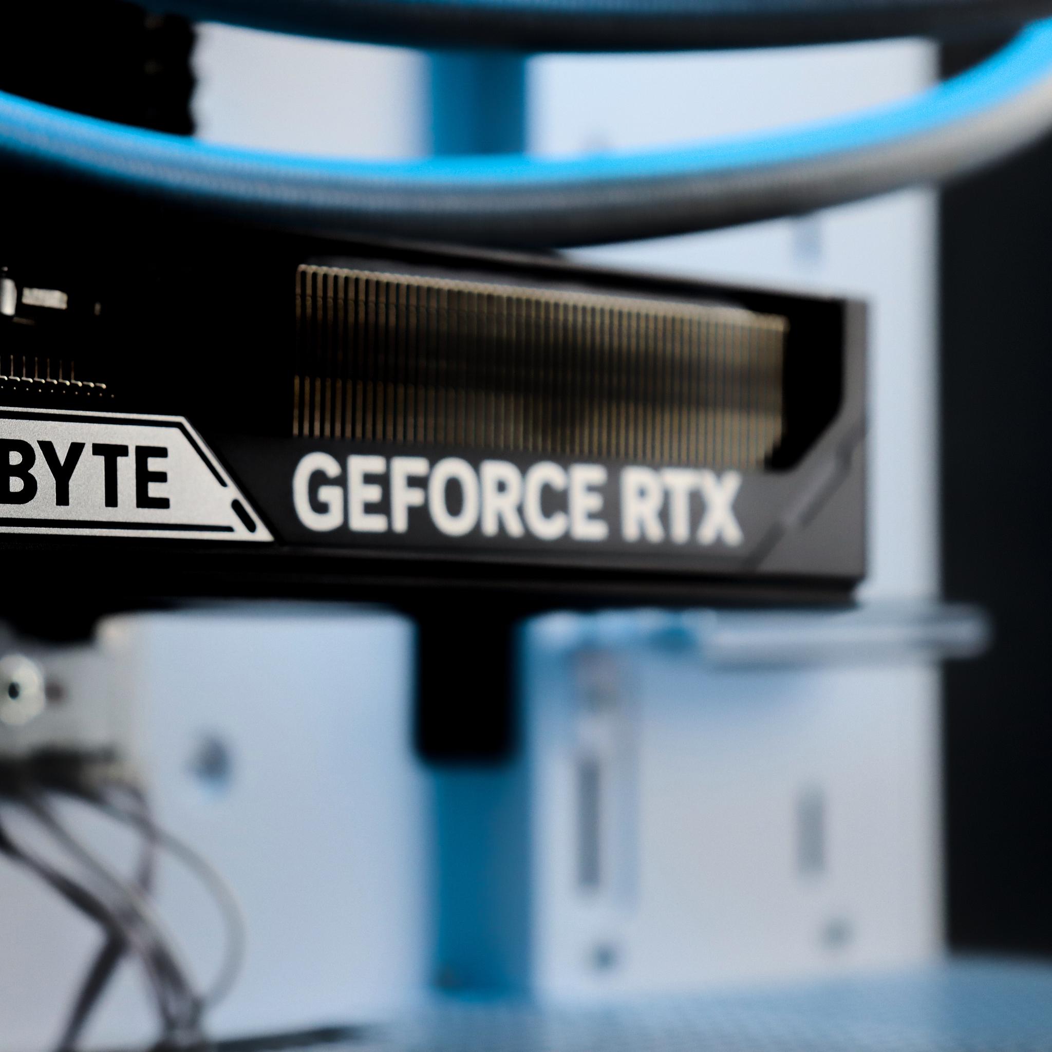 🧊❄️🧊 White Gaming PC – RTX 5060 TI, Ryzen 7 5700X, 32GB RAM, 1TB SSD - WiFi 🧊❄️🧊