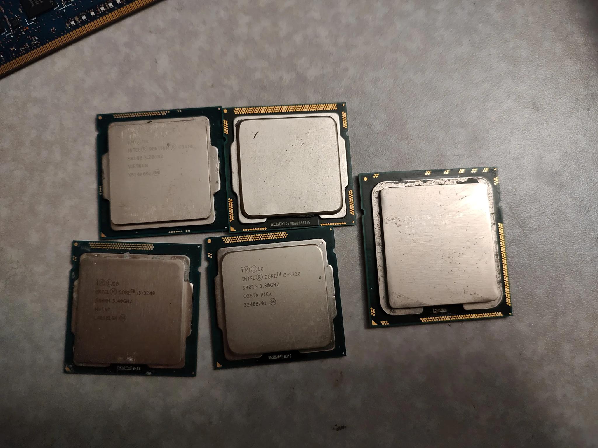 Intel CPU lot. 2x i3 3rd gen, 2x Xeon, 1x pentium