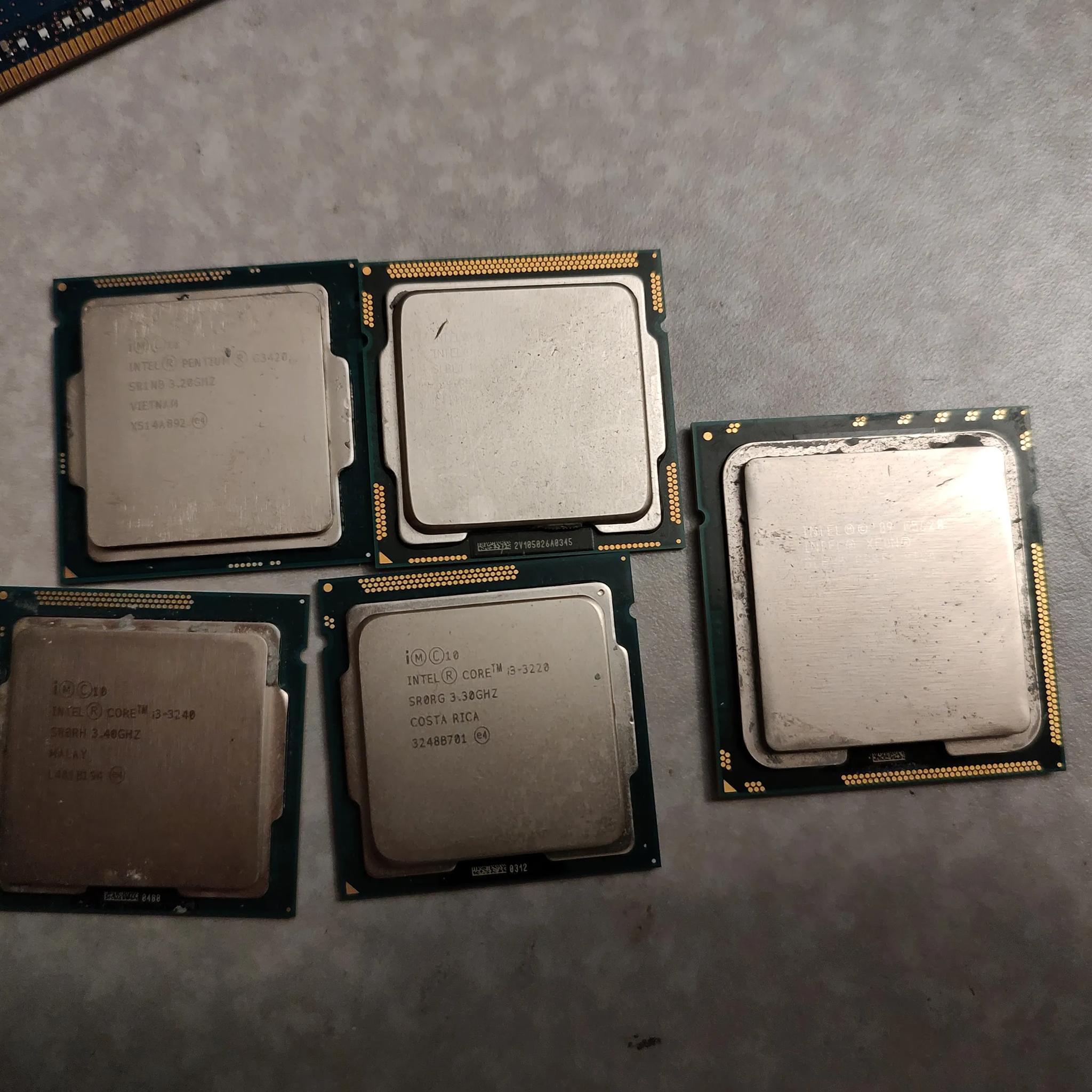 Intel CPU lot. 2x i3 3rd gen, 2x Xeon, 1x pentium