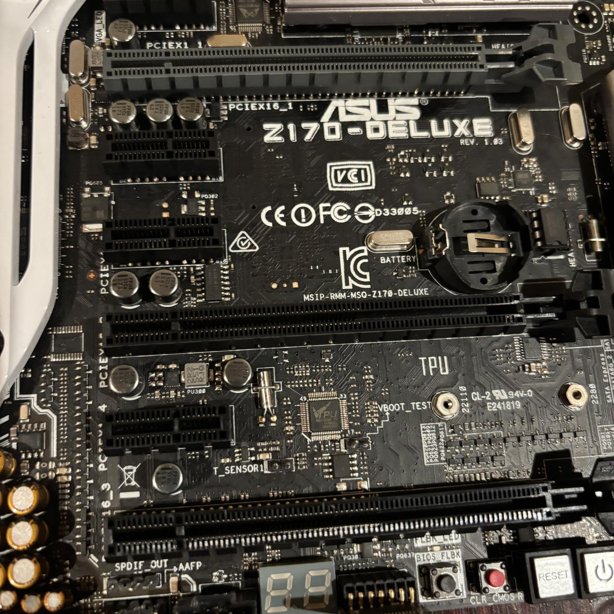 ASUS Z170-Deluxe ATX + Intel i7 6700k