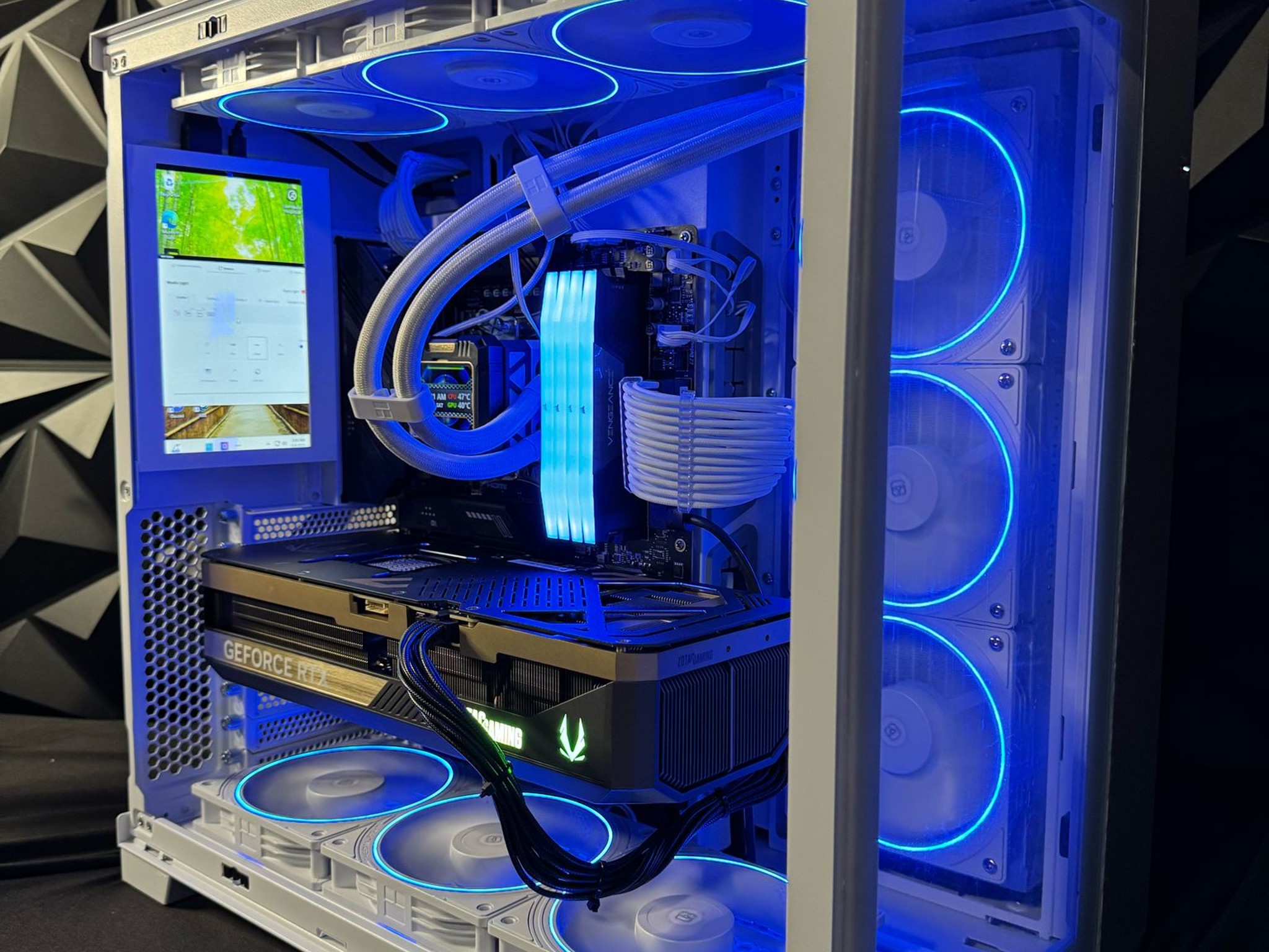 🏠🏠 THE MORTGAGE 🏠🏠 Ryzen 9800X3D|RTX 5090| 64 GB DDR5| 6.5 TB NVME| 1200W PSU