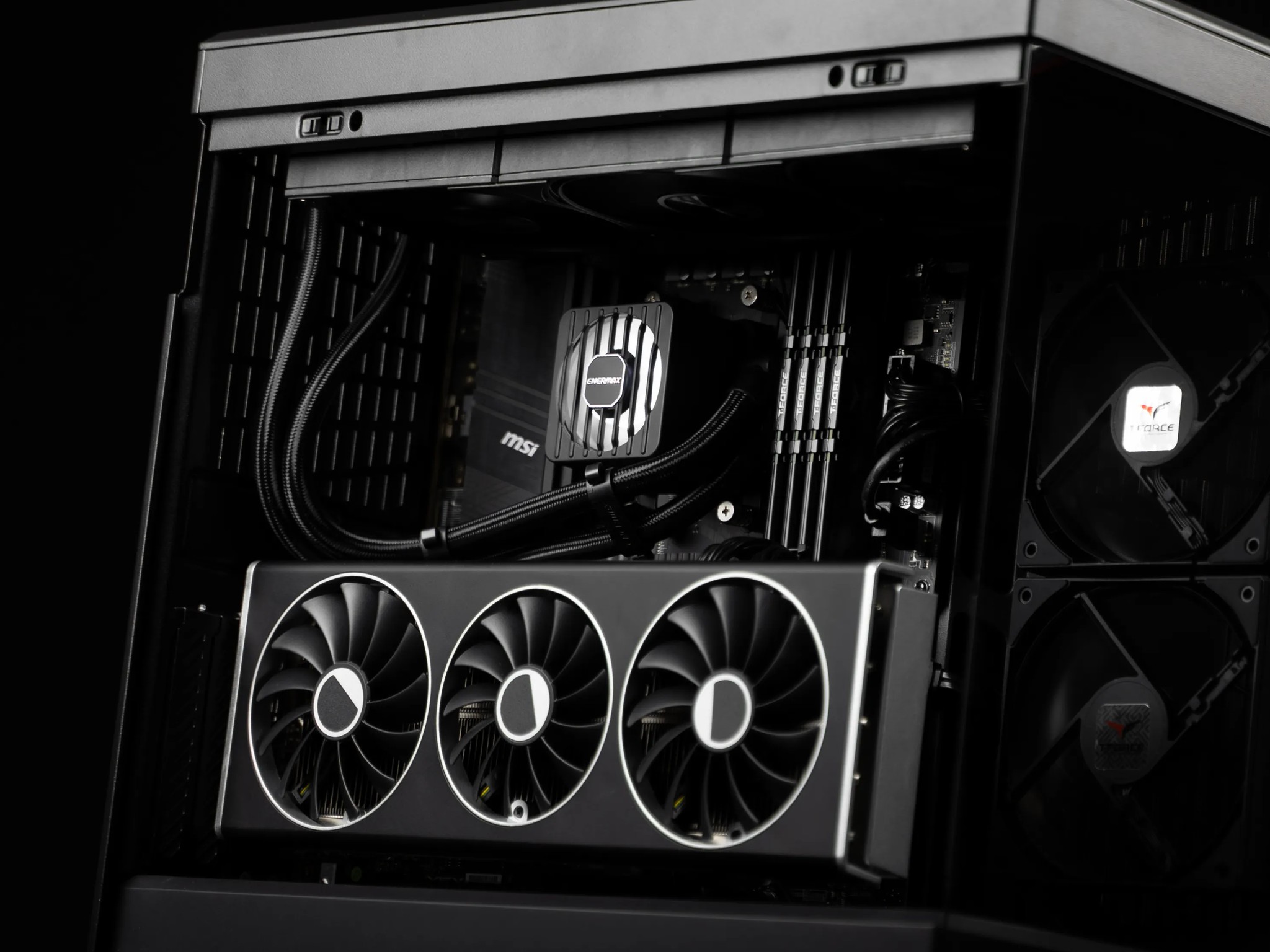 “DeuxDarc-F” RX 7800 XT Ryzen 7 32GB Windows 11 Pro 2TB Gaming PC Powerhouse