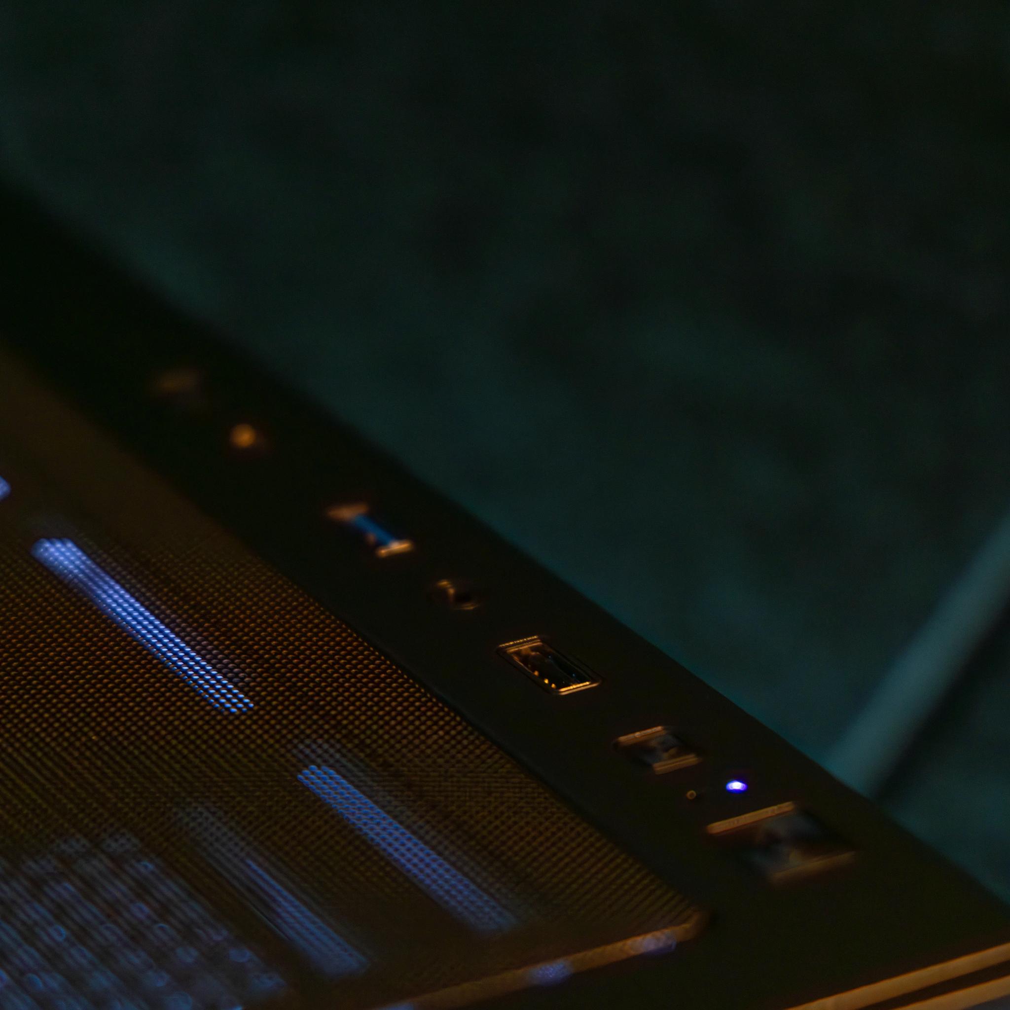 💫 Orion 💫 RX 9070XT / AMD R7 9700X / 2TB NVME / 32GB DDR5 RAM / 240 AIO / Windows 11 Pro