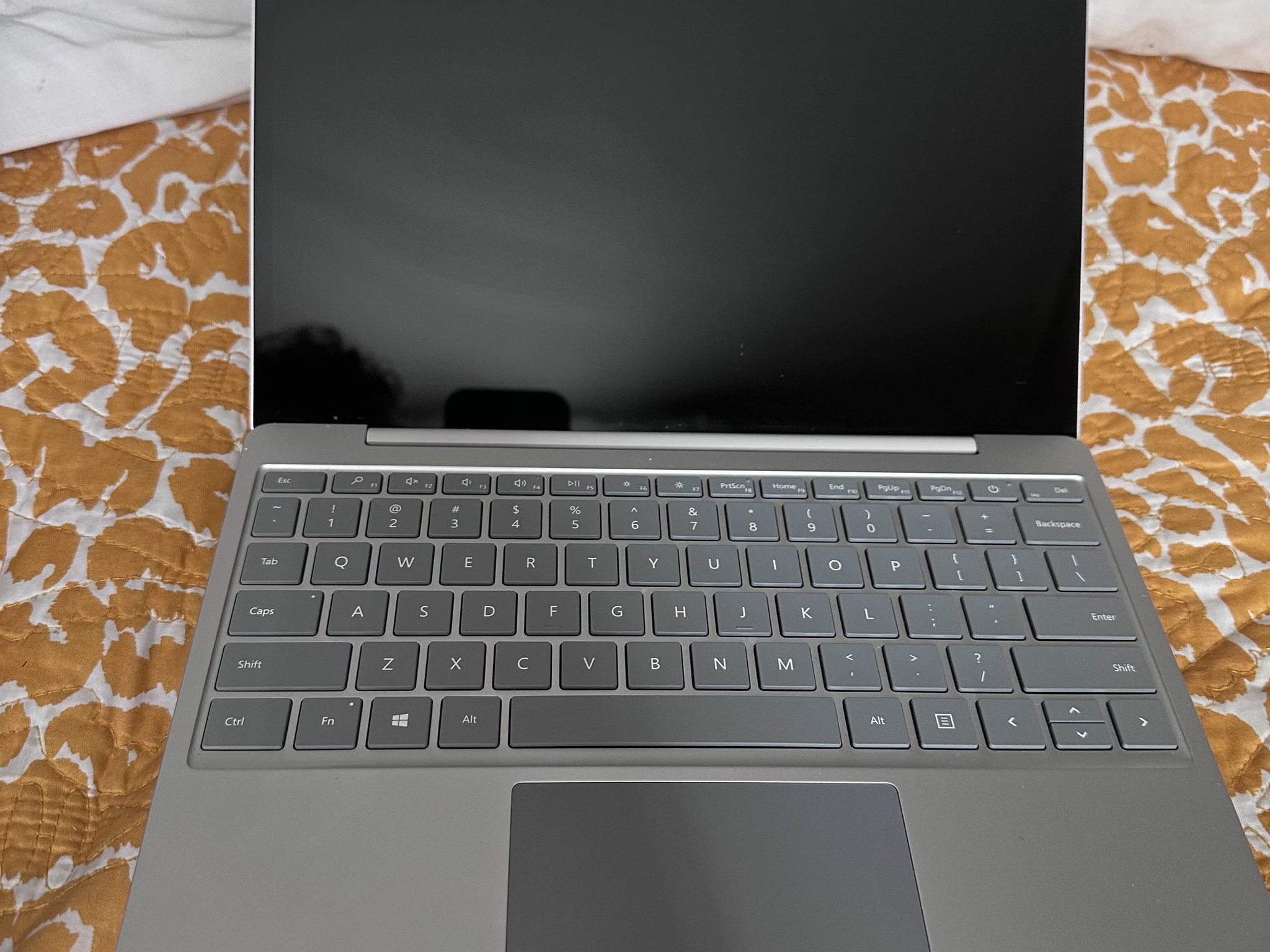 Microsoft Surface Laptop Go 12." i5 10th gen, 64gb SSD, 4gb RAM, Win 11