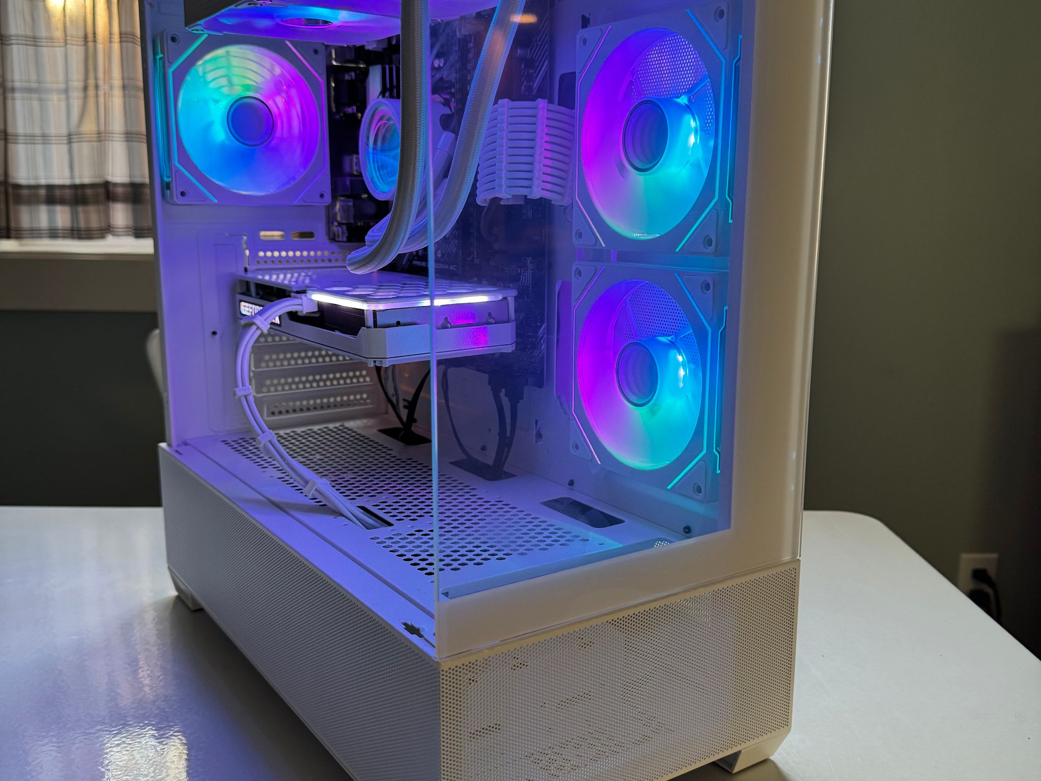 FrostByte | Custom Gaming PC | 3060 TI - R5 5500 - 16GB Ram - 1 TB SSD