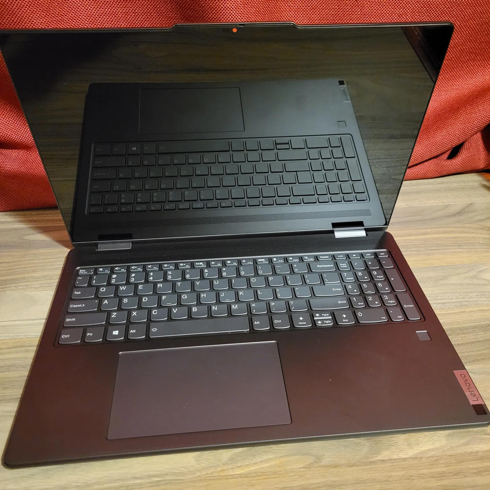 Lenovo Yoga 7 16IRL8 Laptop- 13th Gen i7-512gb Ssd-16" Touch Display