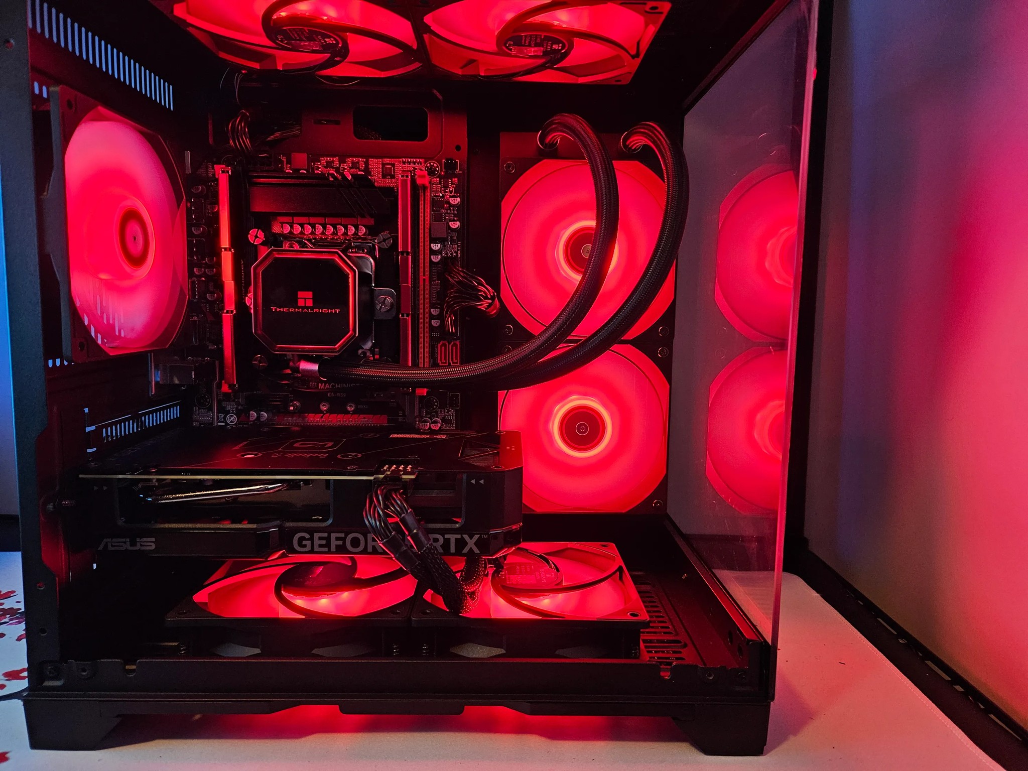 Dark Side Liquid cooled RIG Intel inte 14 Core / 32GB DDR4 / 1TB SSD / RTX 4060 TI