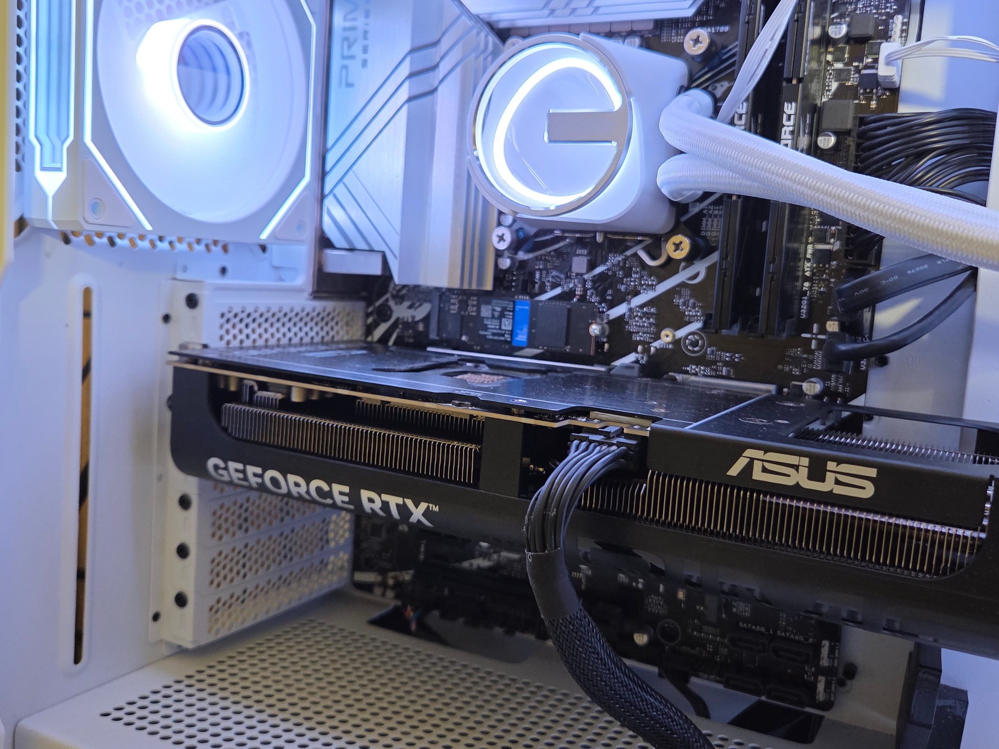 4K Gaming PC v2 | 13700KF| RTX 5070 12GB | 32GB DDR5 | Z790 | 1TB | Windows 11 |
