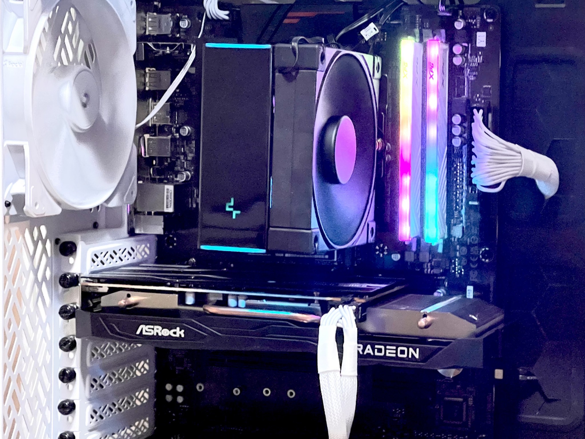 *DISCOUNT* RX 7600, RYZEN 5 3600, AK400 DIGITAL, 16 GB RAM