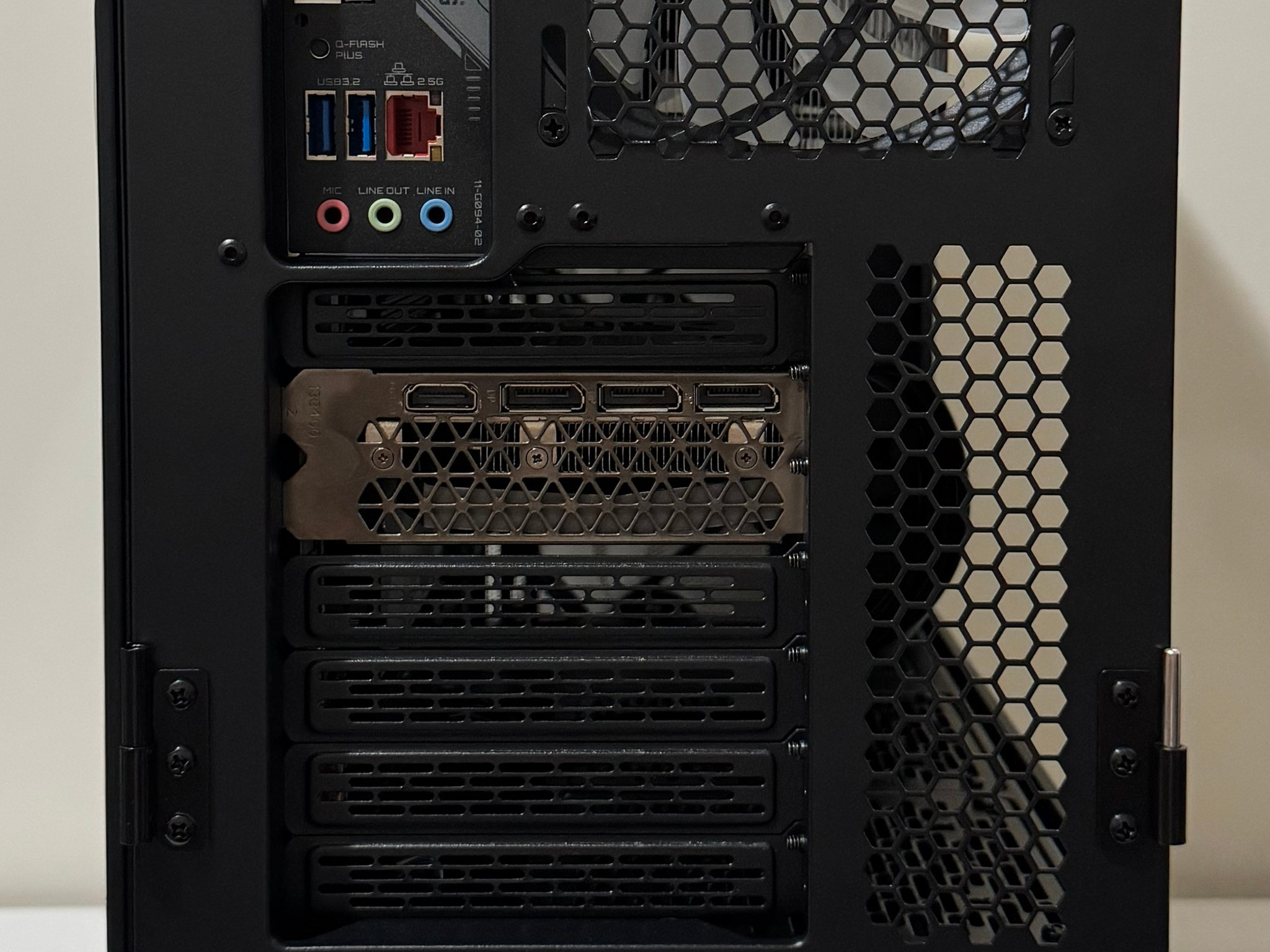 AMD Ryzen 7 8700F 32GB DDR5 RAM 1TB NVMe SSD GeForce RTX 3060 12GB Lian Li Lancool II AM5 Gaming PC