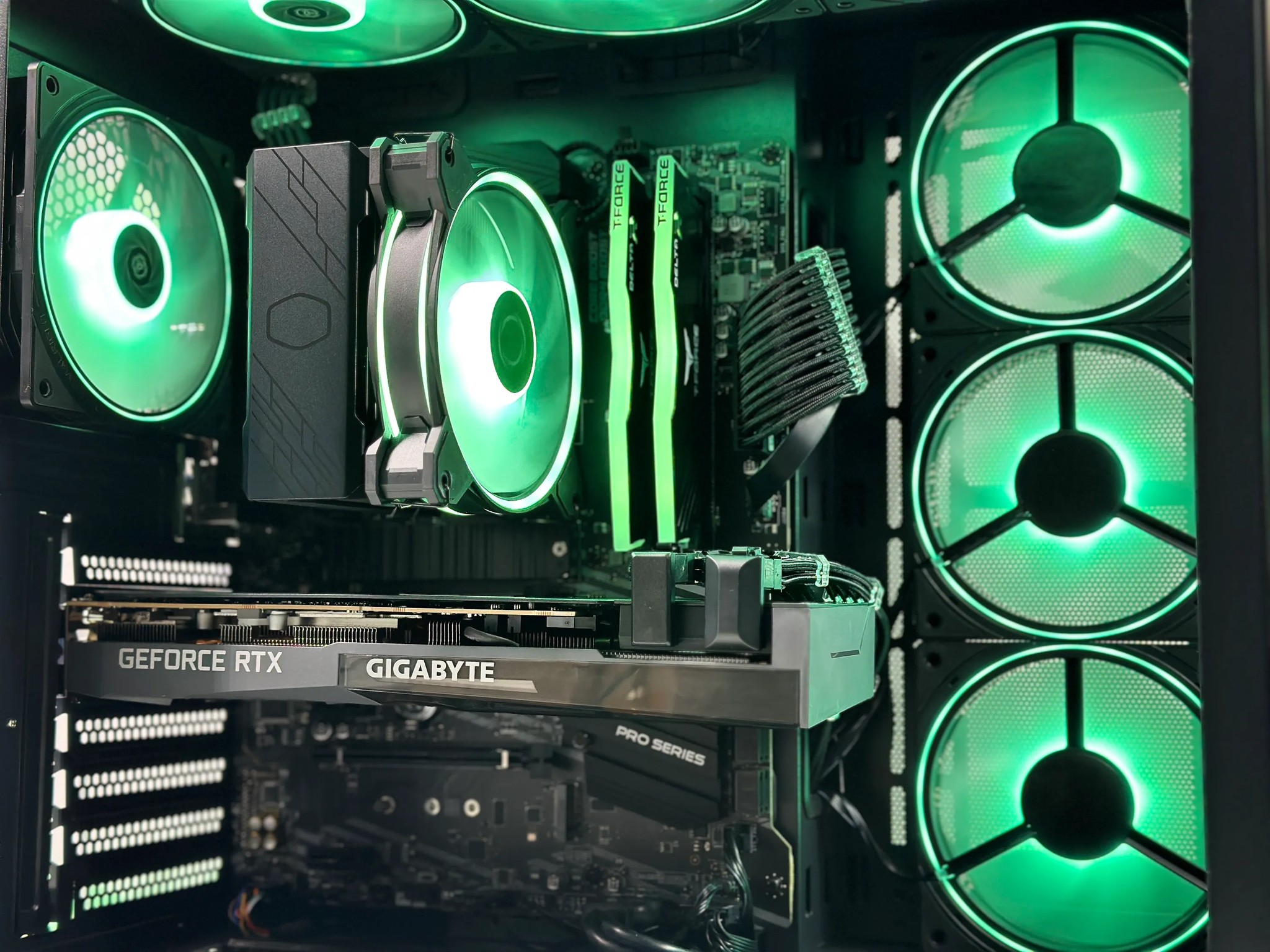 💚✳️Green Star Gaming PC❇️Nvidia RTX 3070 8GB❇️Ryzen 7 5700X 8 core❇️32GB DDR4❇️1TB SSD