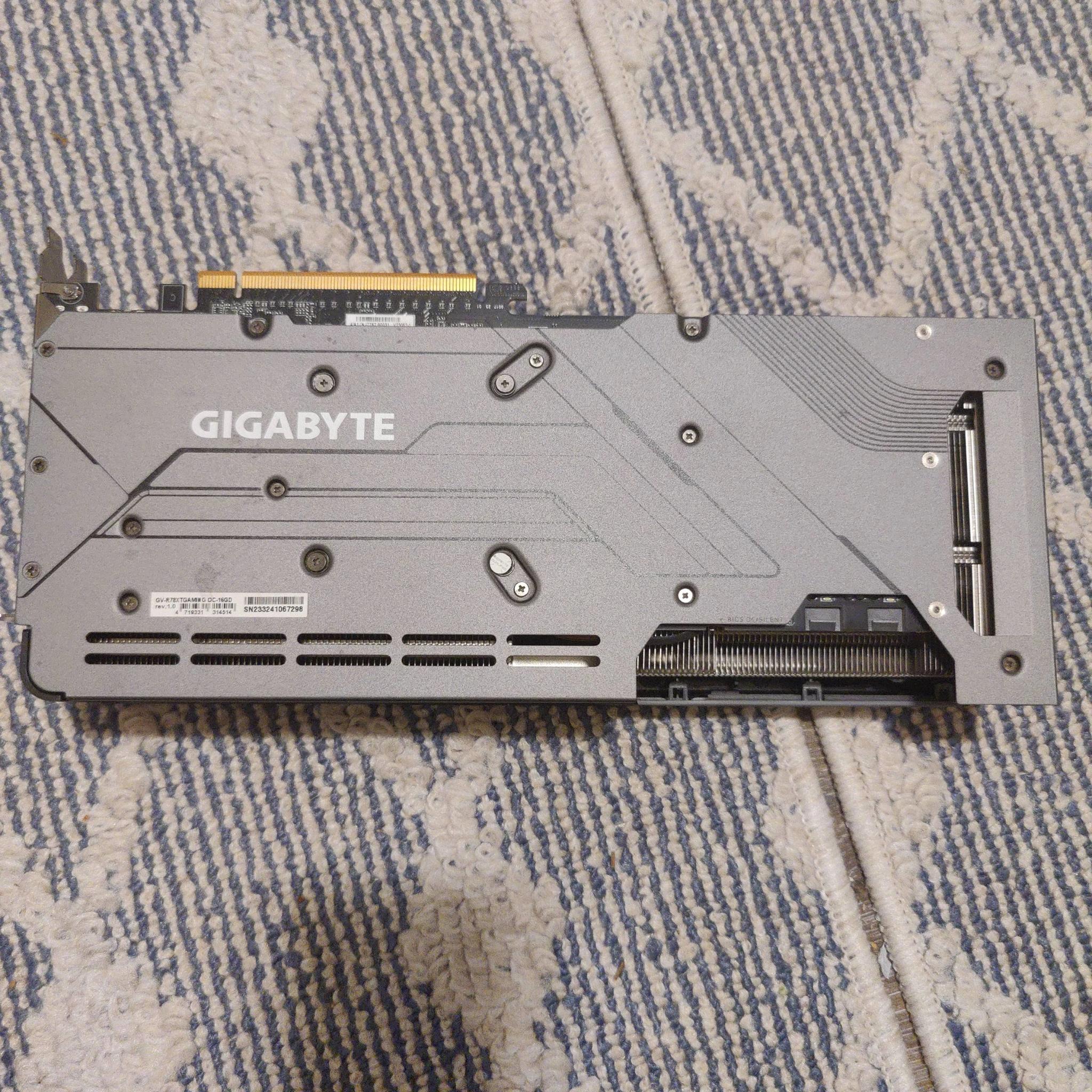 RX 7800XT *Great Condition* GIGABYTE OC 16GB GDDR6 Graphics Card