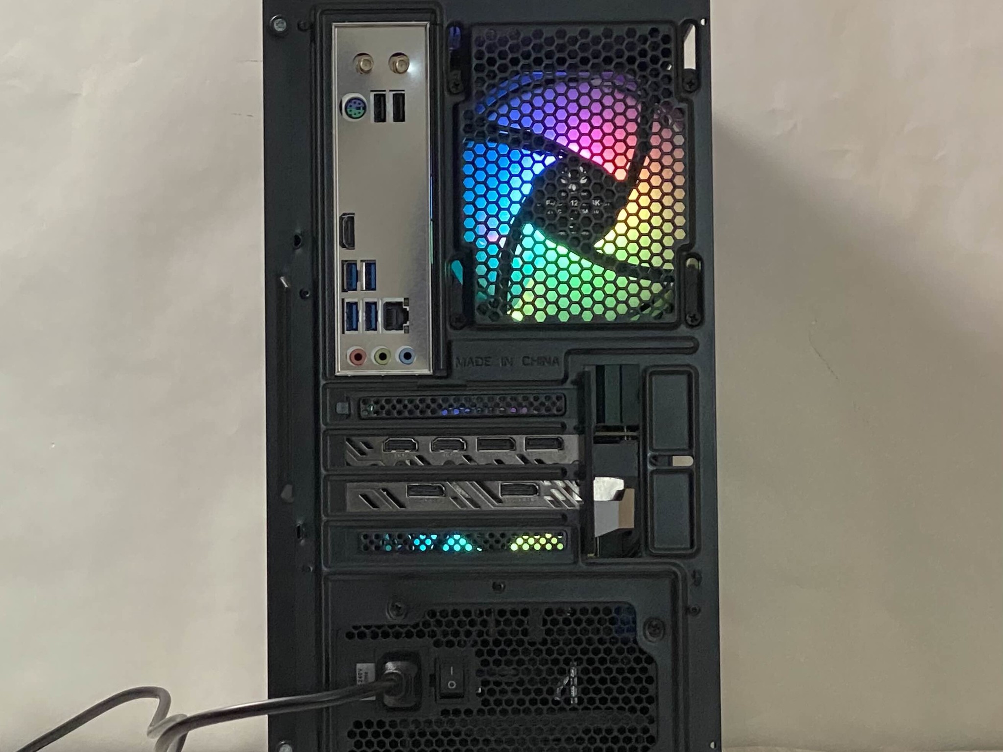 RX 5700 XT, Ryzen 5 3600, 16GB DDR4, 512GB NVMe SSD, WiFi - Gaming