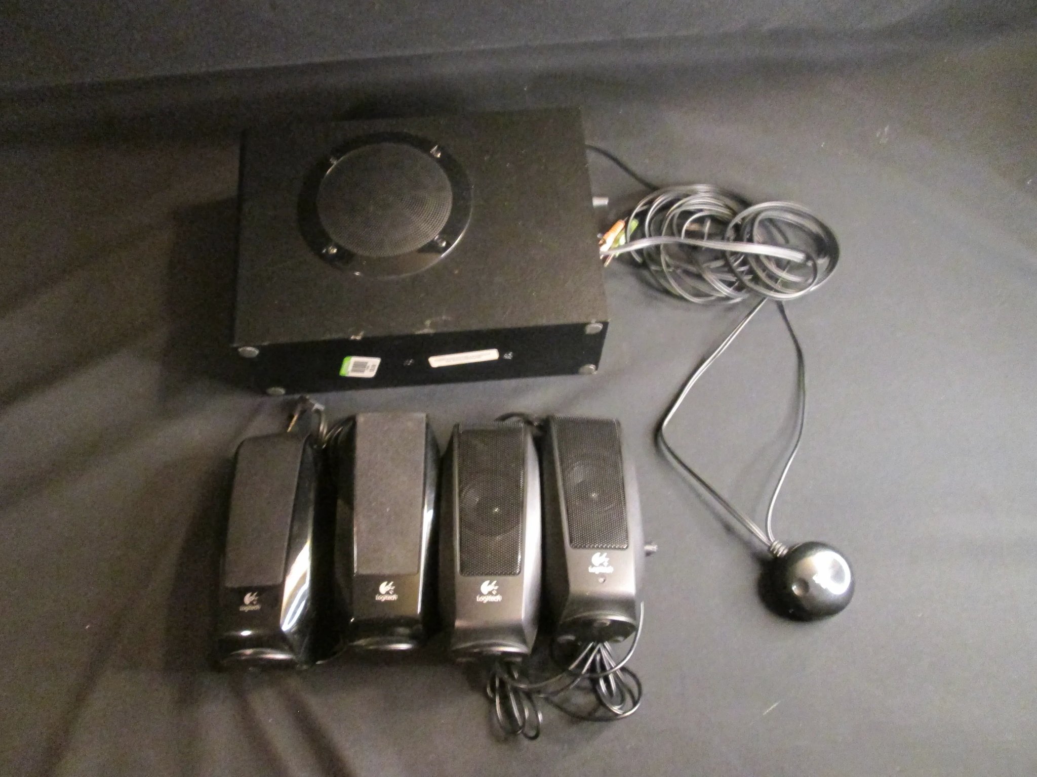 Logitech s220 Speakers