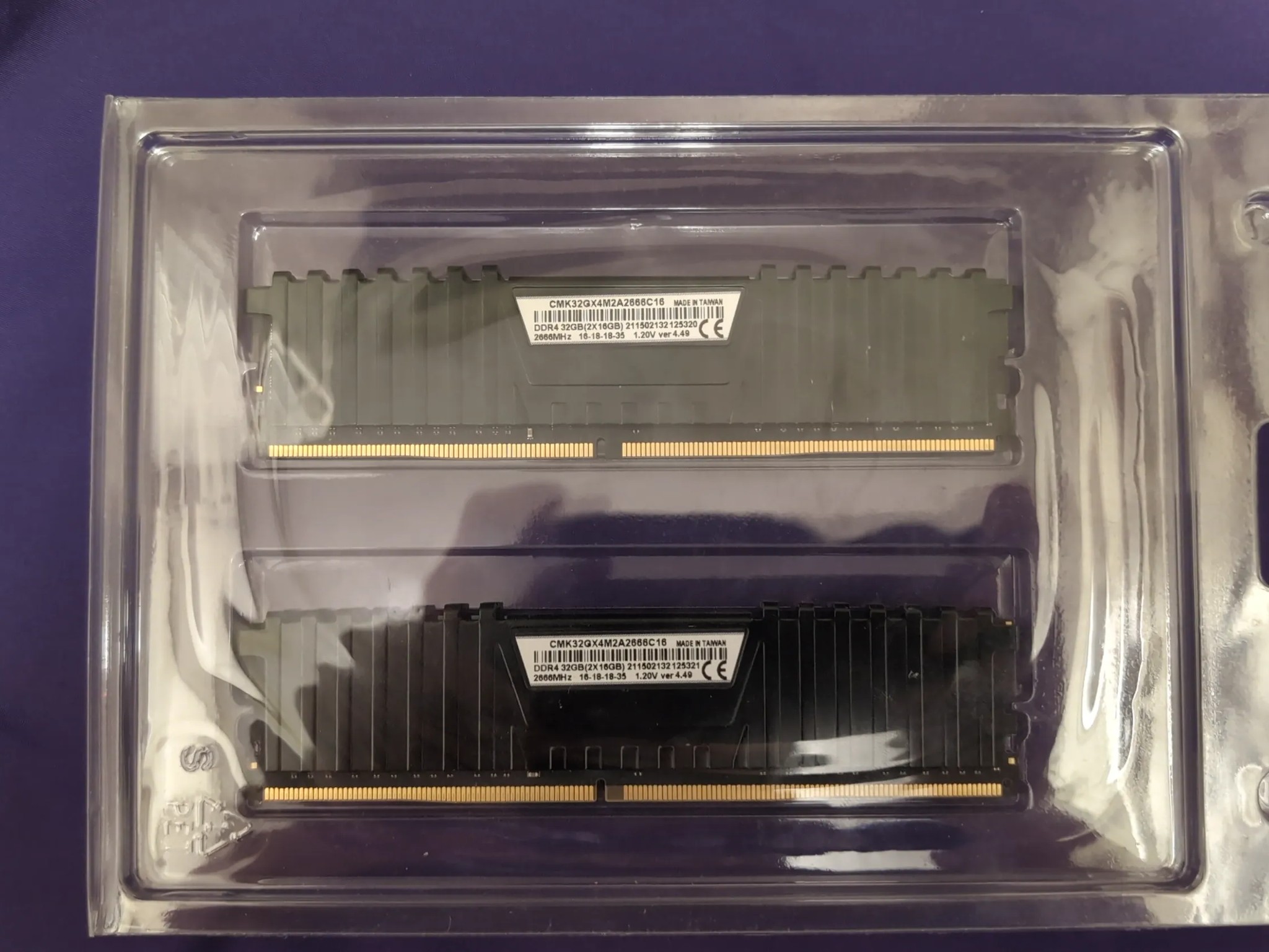Corsair Vengeance LPX 32 GB (2 x 16 GB) DDR4-2666 CL16-18-18-35 1.20V