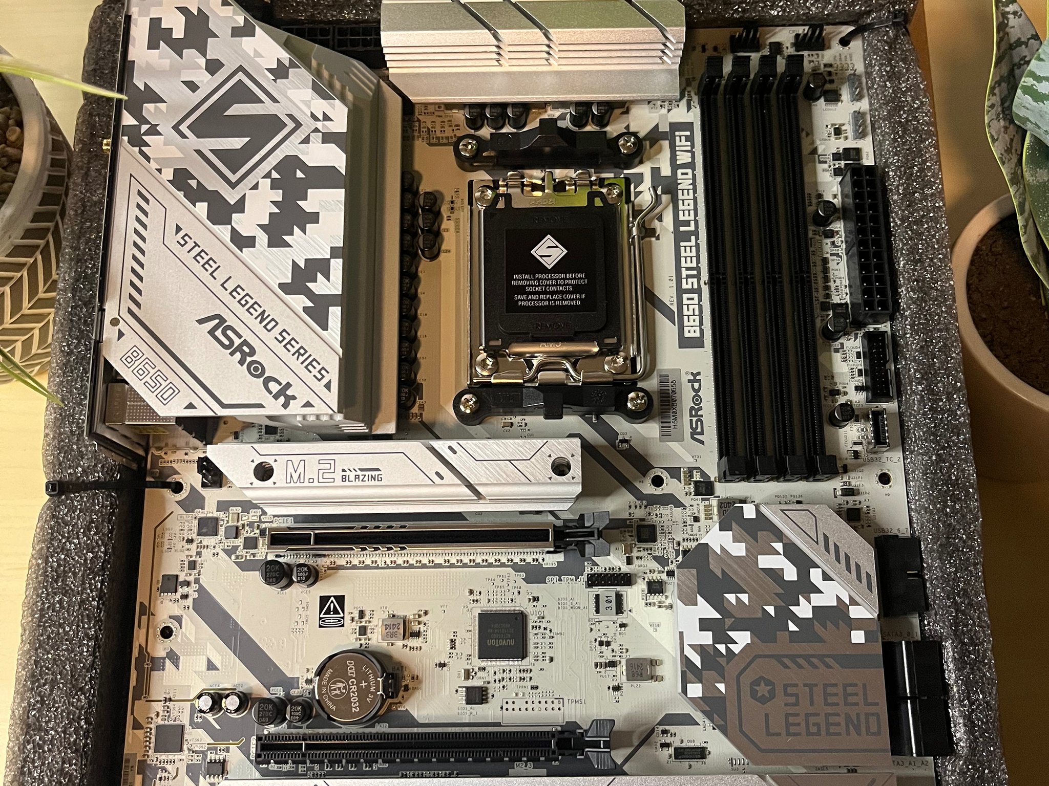 ASRock B650 Steel Legend WiFi AMD Socket AM5 Ryzen™ 8000 and 7000 Series Processors