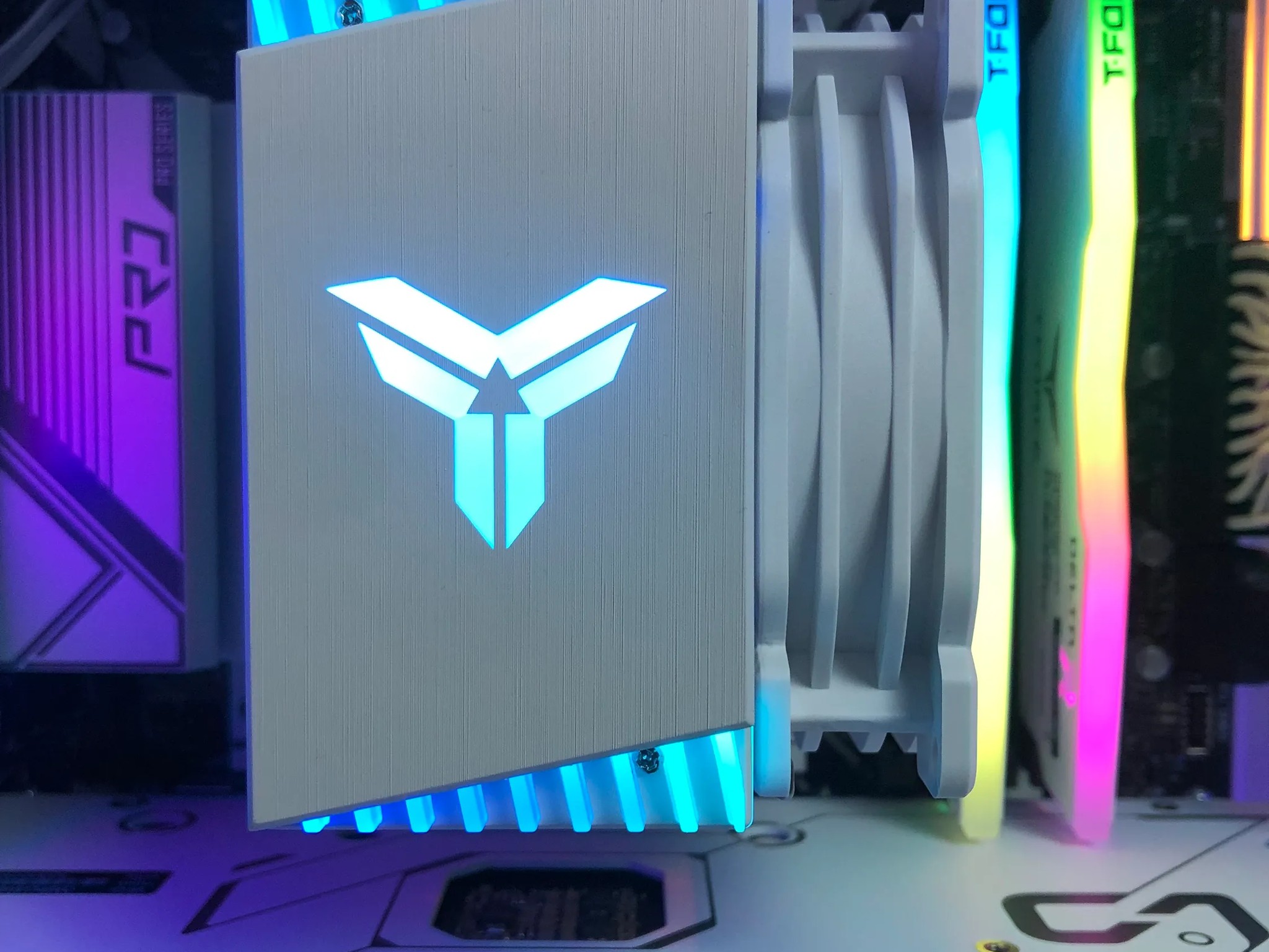 Gaming Beast Intel Core i5-13400 W/RTX 4070 All White Gaming PC