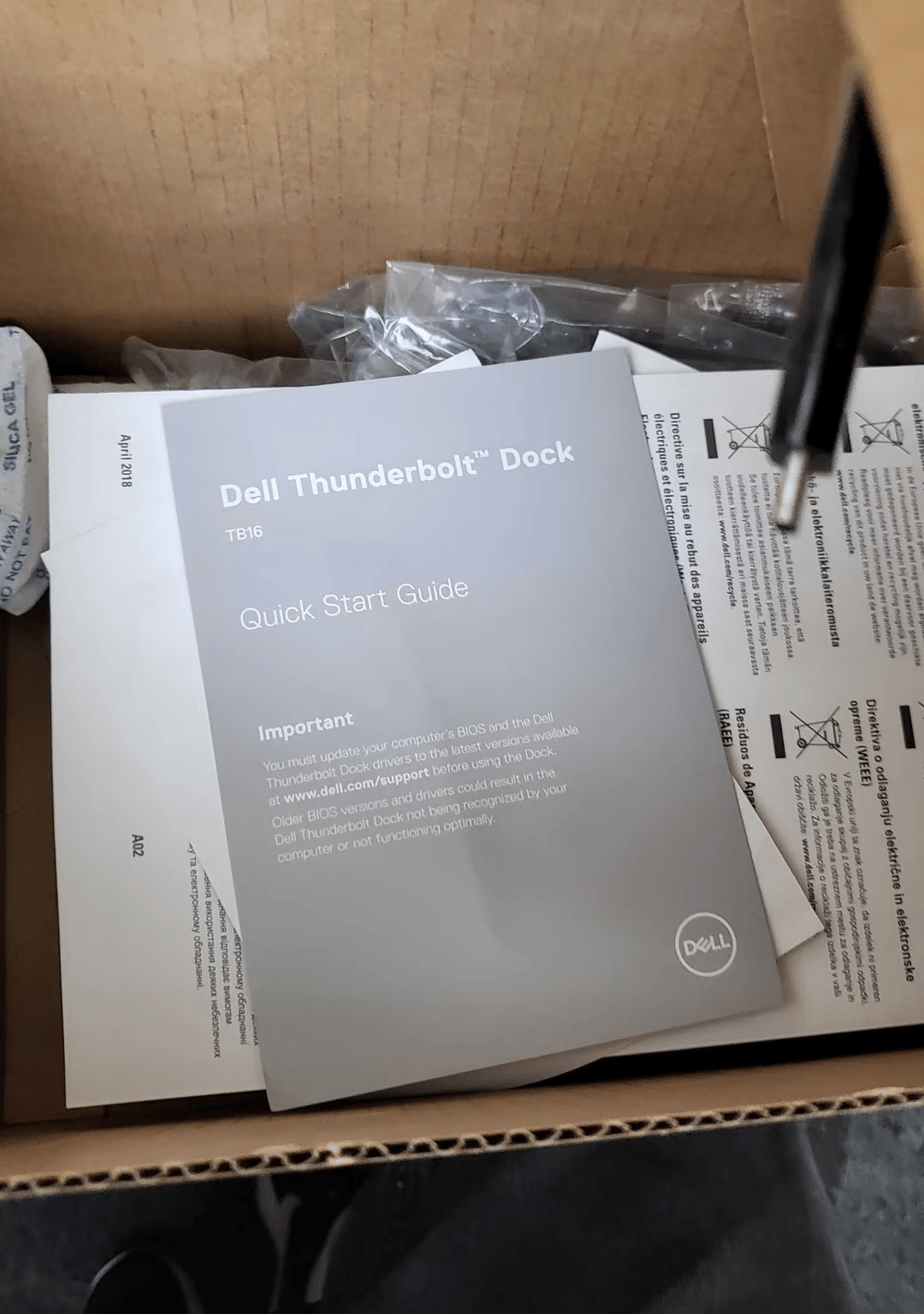 BNIB Dell TB16 K16A Thunderbolt Docking Station + 180W charger