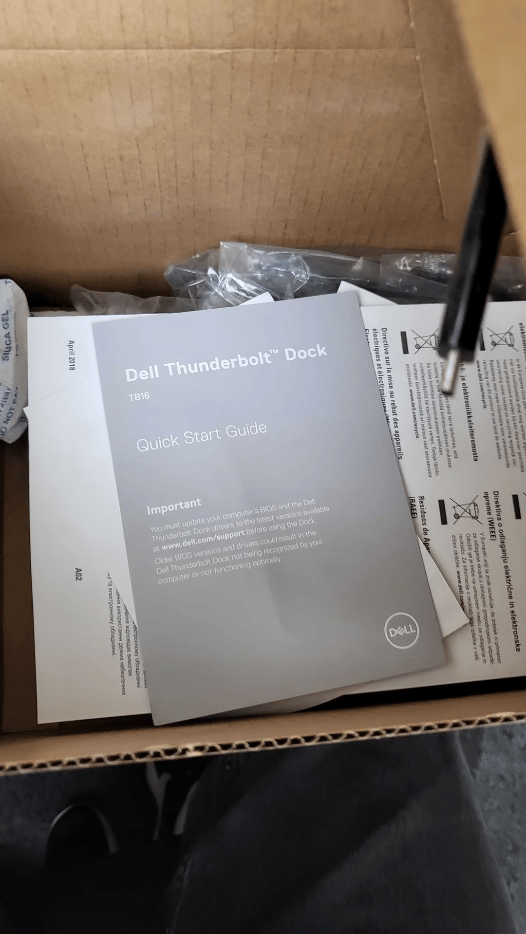 BNIB Dell TB16 K16A Thunderbolt Docking Station + 180W charger