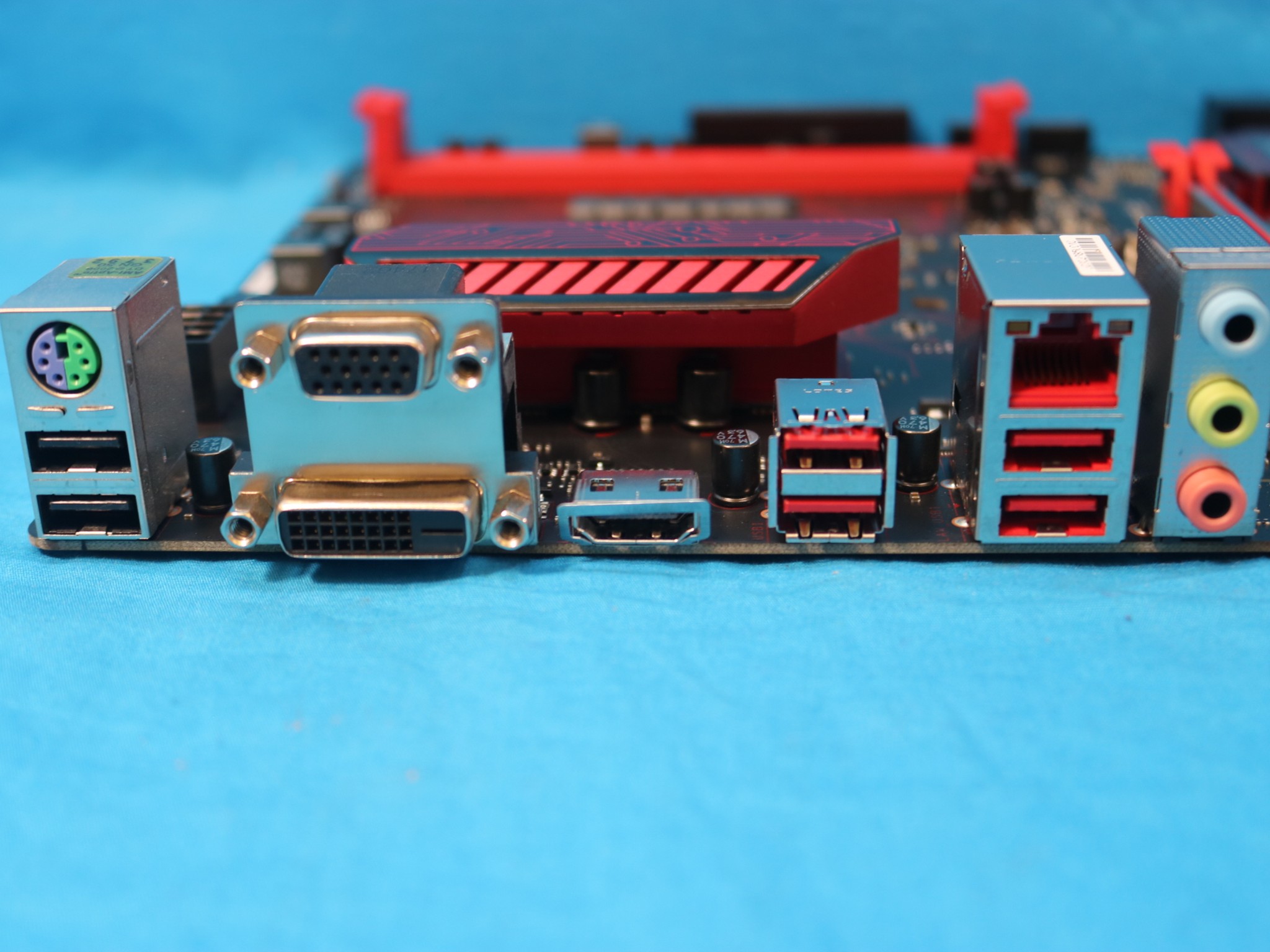 MSI B350M Gaming Pro AMD Socket AM4 DDR4 MicroATX Desktop Motherboard & I/O Shield MS-7A39 VER: 1.0