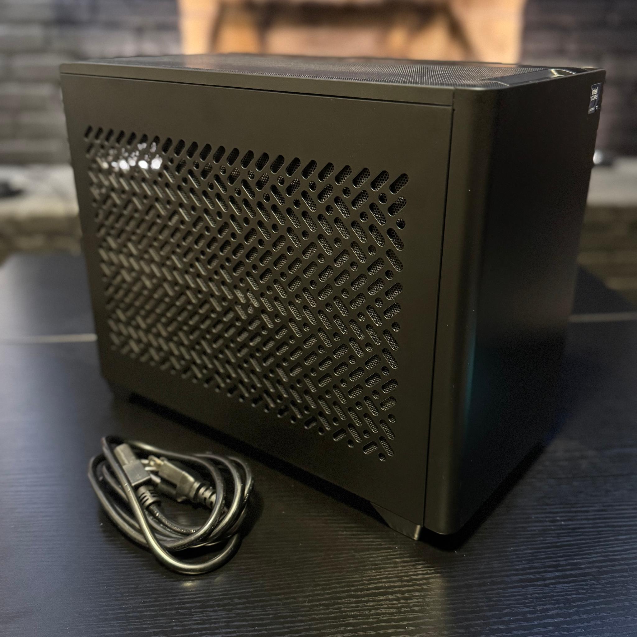 RTX 5090 - Ultra 7 265K - 48gb DDR5 7200mhz - 2TB GEN 5 [CUSTOM ITX PC]