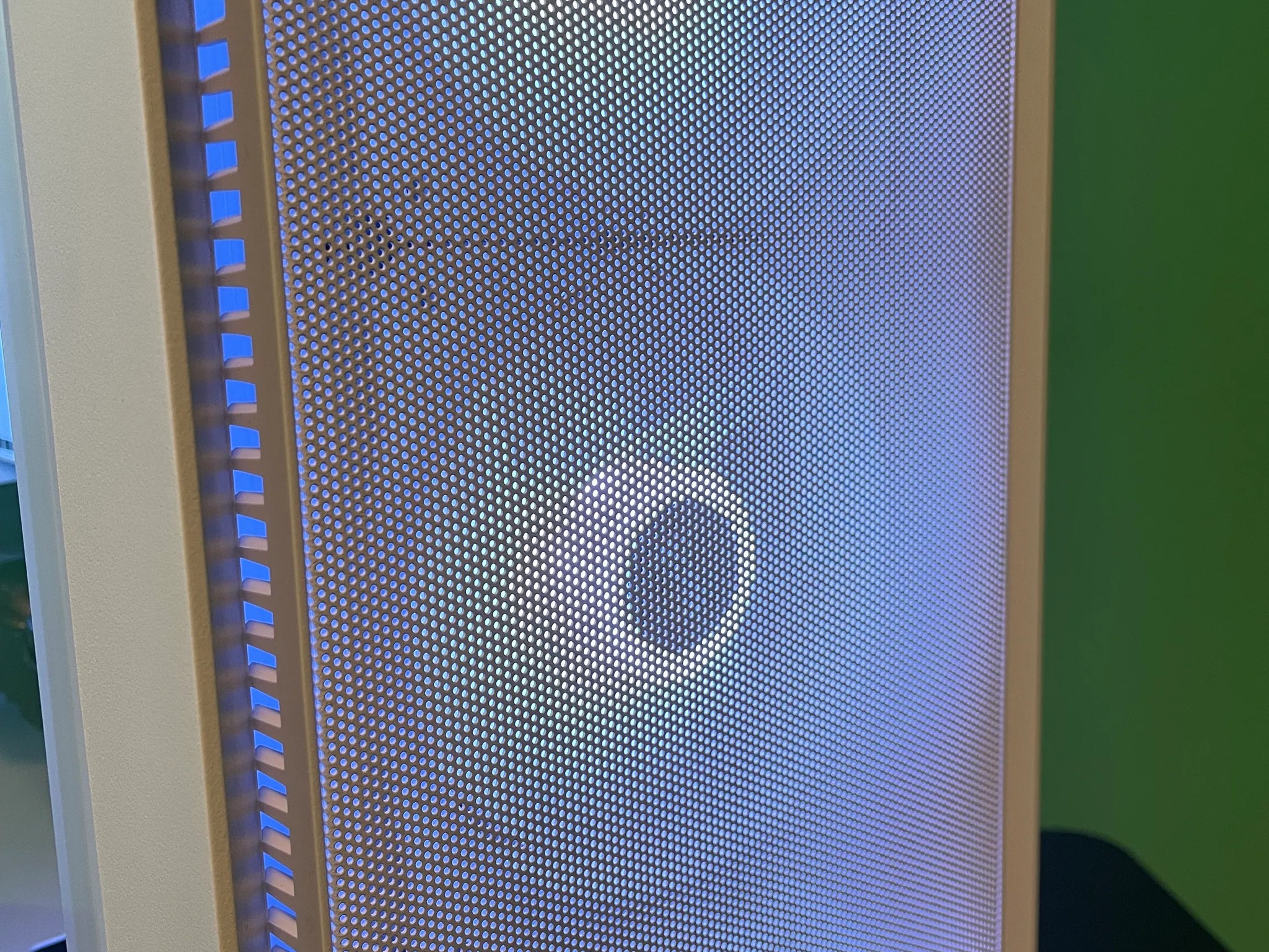SLEEK Glass Gaming PC | Intel i5 / Nvidia GTX970 / 8GB / 600GB Win 10 Pro WiFi