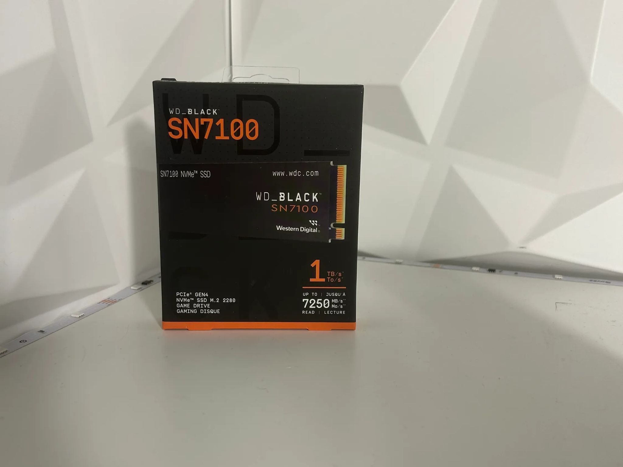 Western Digital SN7100 1TB SSD PCIe 4.0x4 7250MB/s