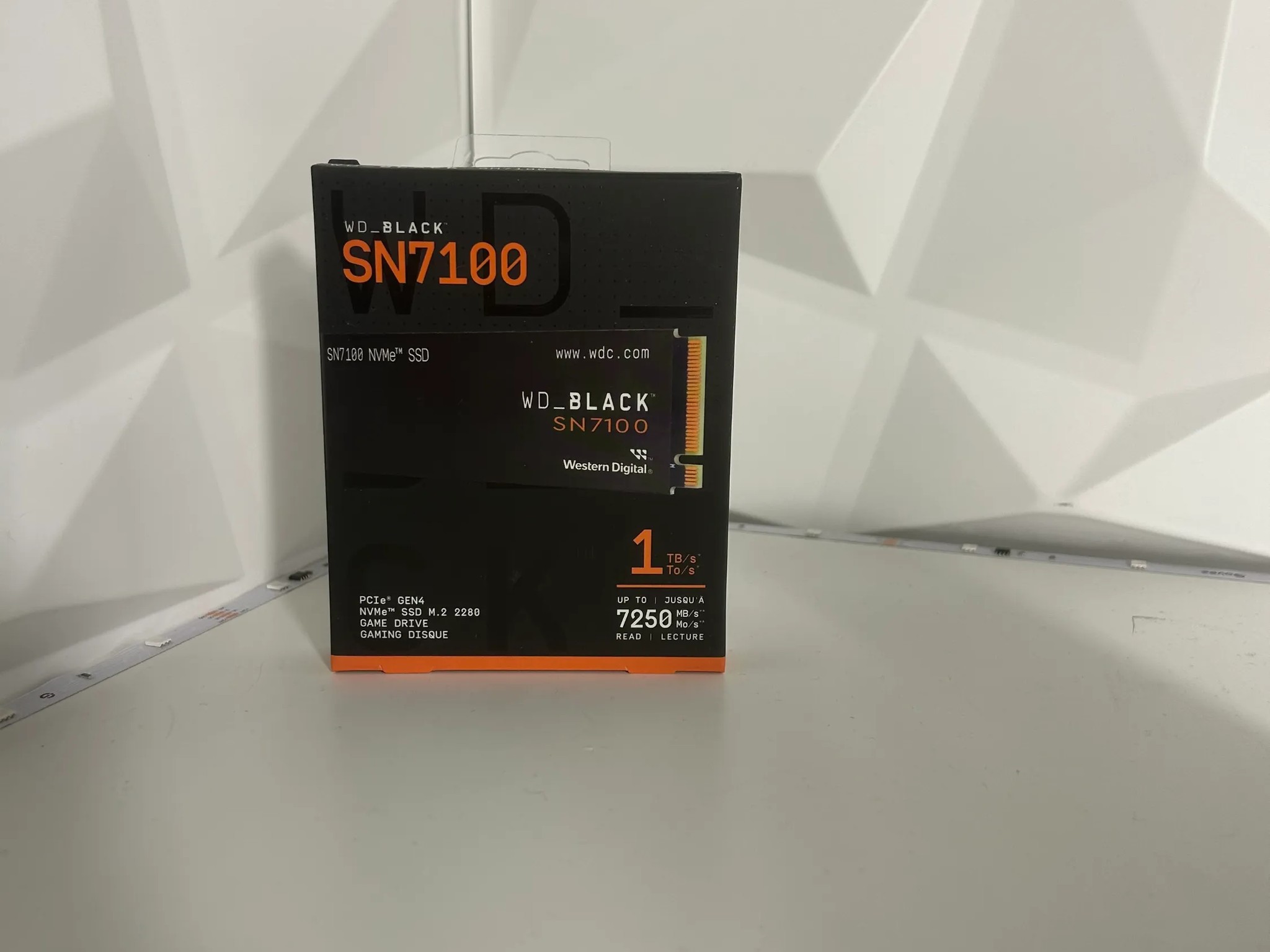 Western Digital SN7100 1TB SSD PCIe 4.0x4 7250MB/s
