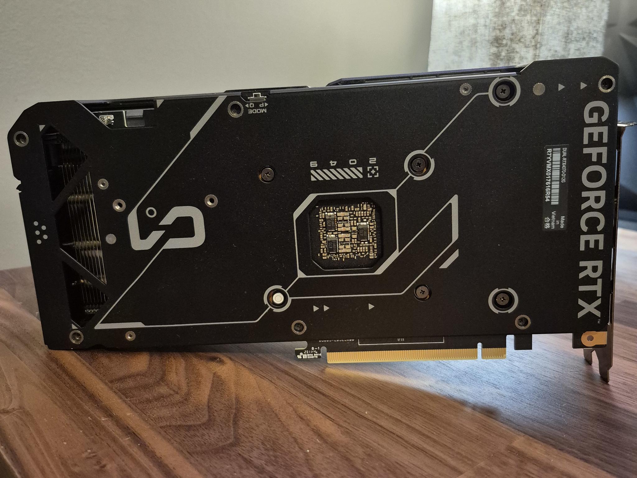 RTX 4070 ASUS