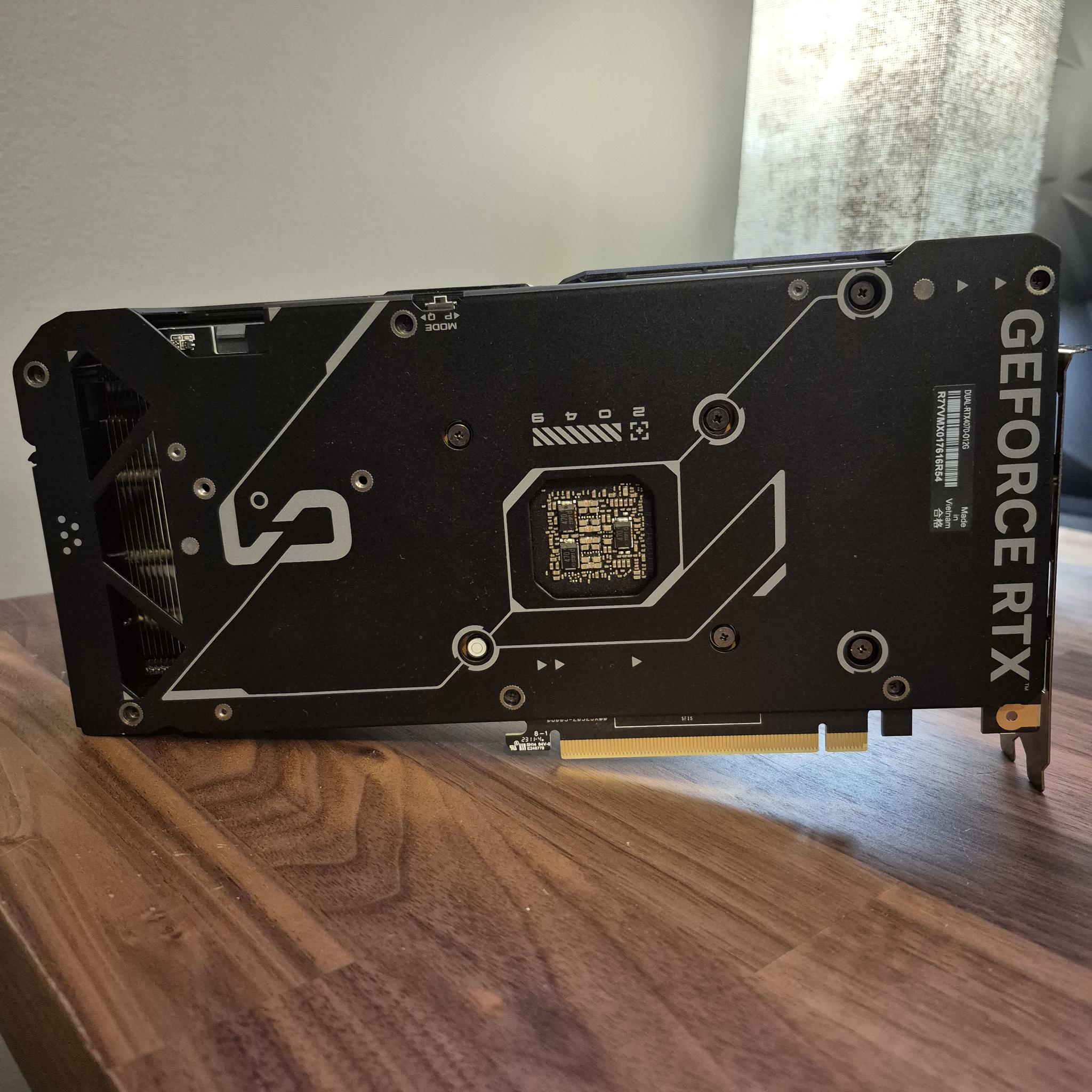 RTX 4070 ASUS