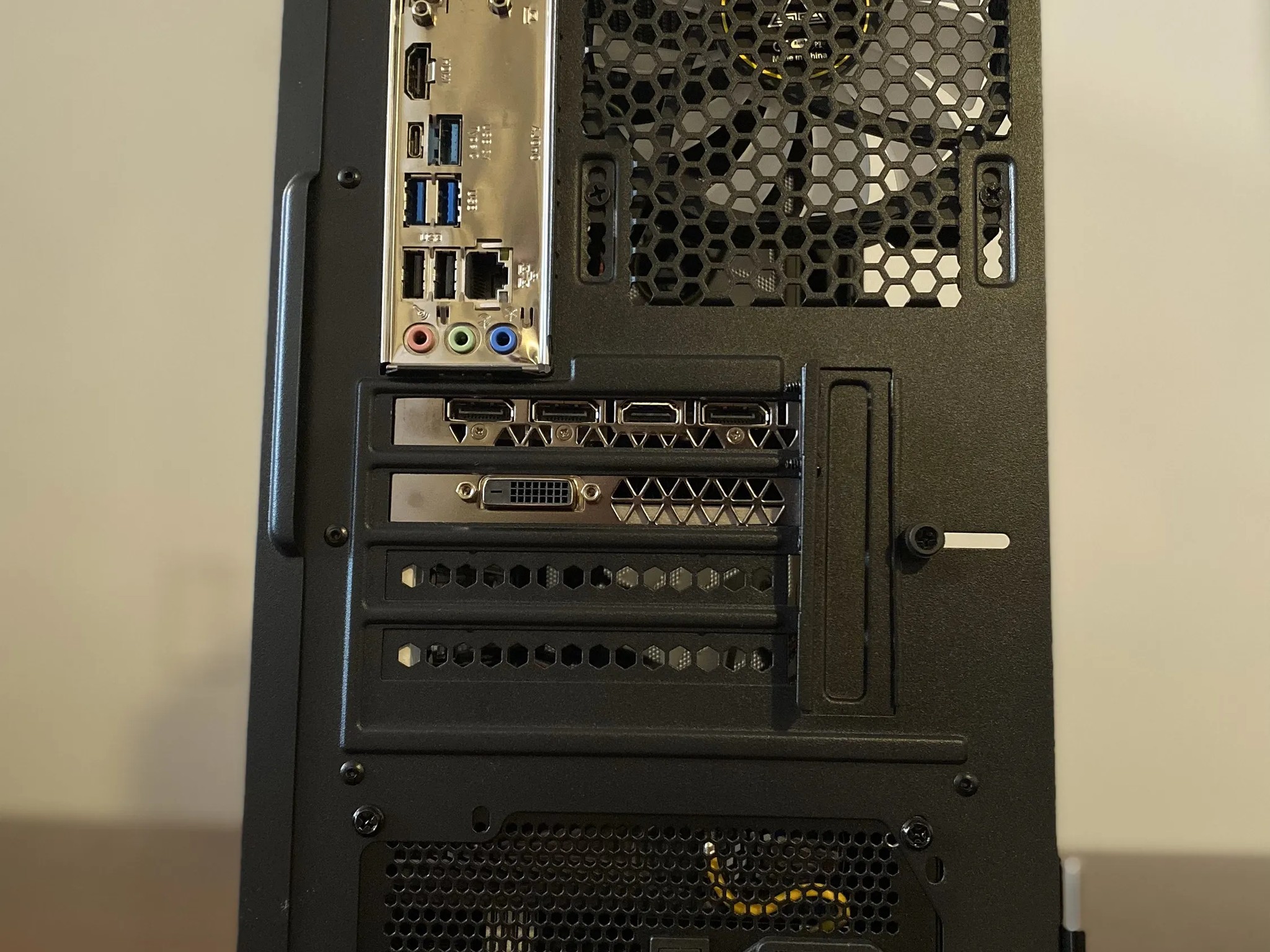 i5 7600 | GTX 1080 | 16gb Ram