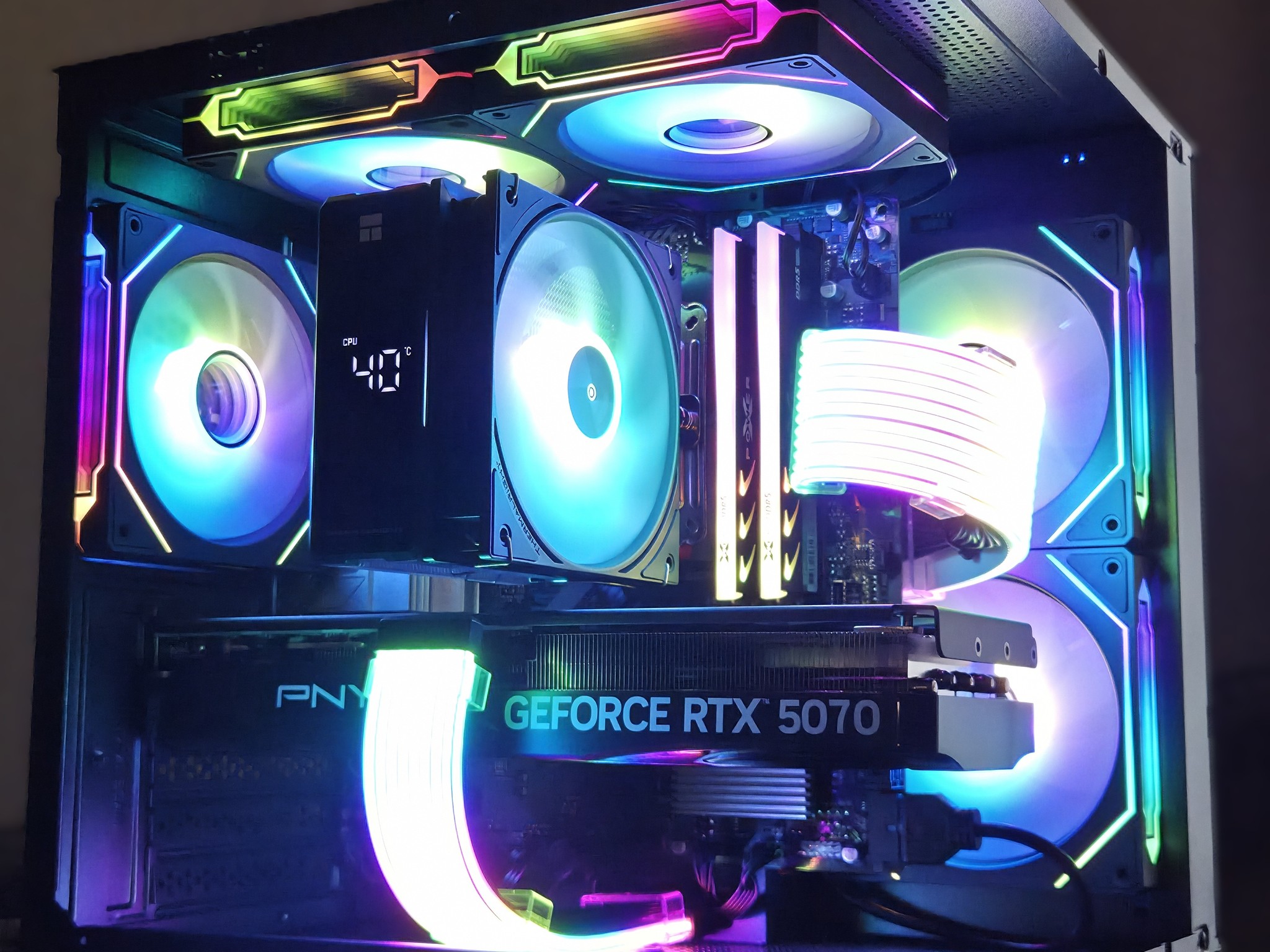 Mini Boss!👑– Ryzen 5 7500F + RTX 5070 | 32GB DDR5 6000 | 1TB Gen4 NVMe | Temp Display!