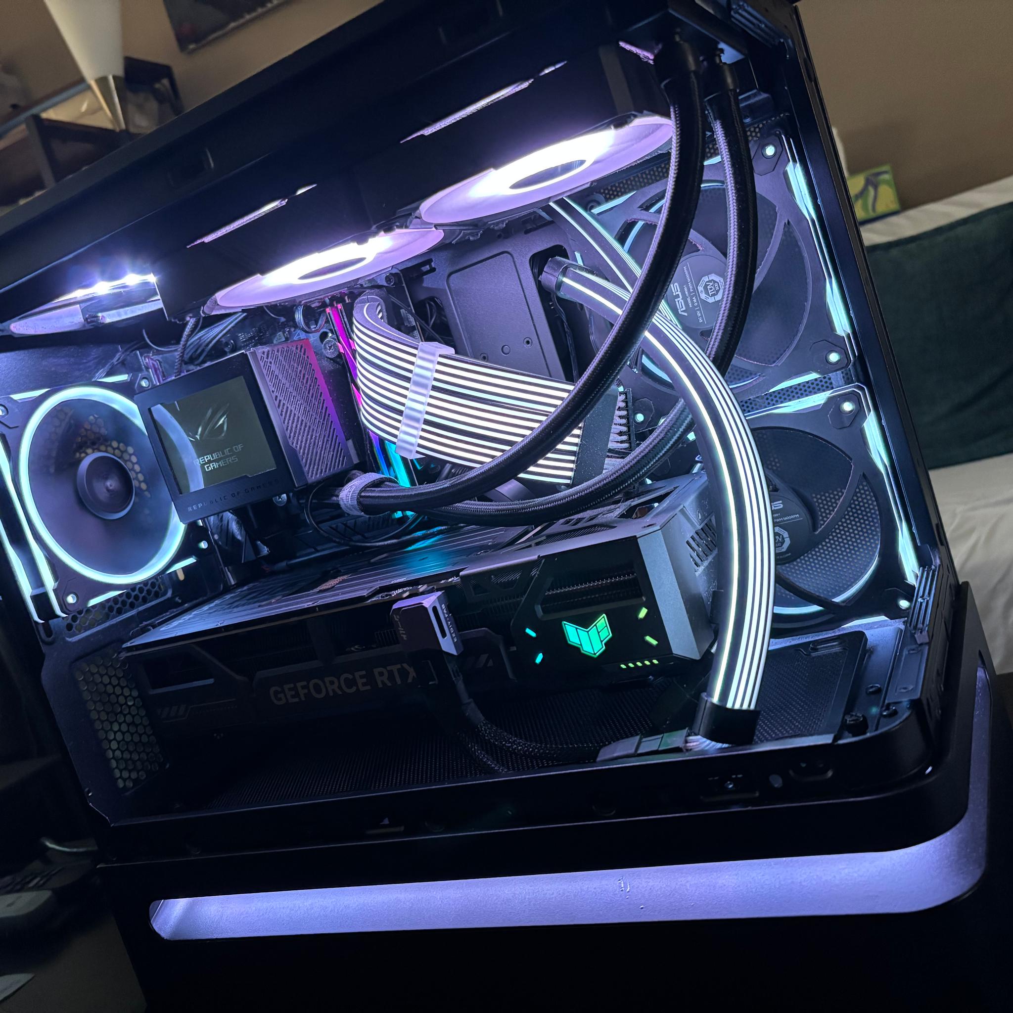 AMD Ryzen 5 9600X l GeForce RTX 5070 12gb l G.Skill Trident Z5 Neo 32GB DDR5 l 2 TB storage