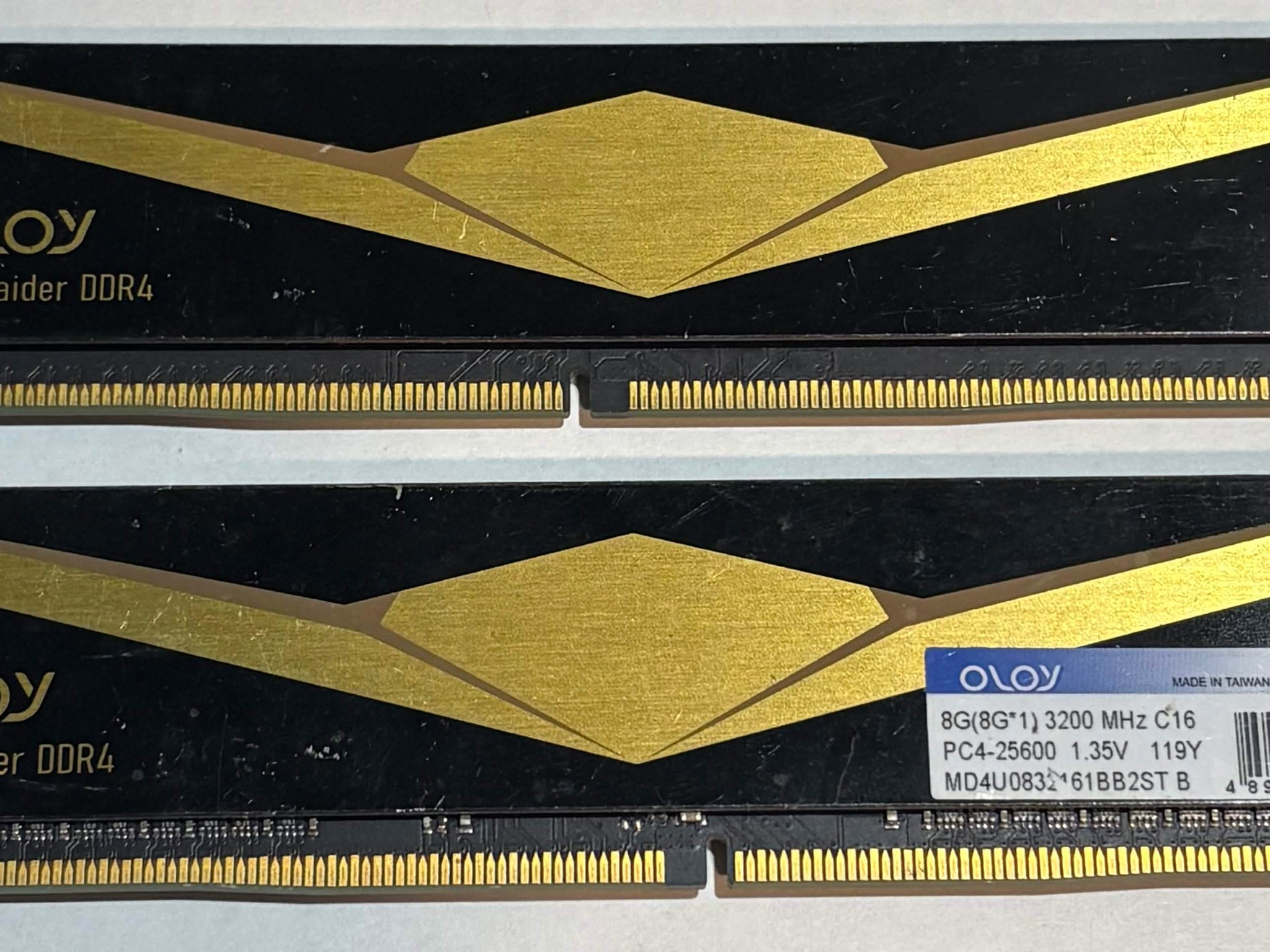 OLOy B-21 Raider 16GB (2x8GB) DDR4 3200MHz CL16 Gaming Memory Kit | Black Gold |