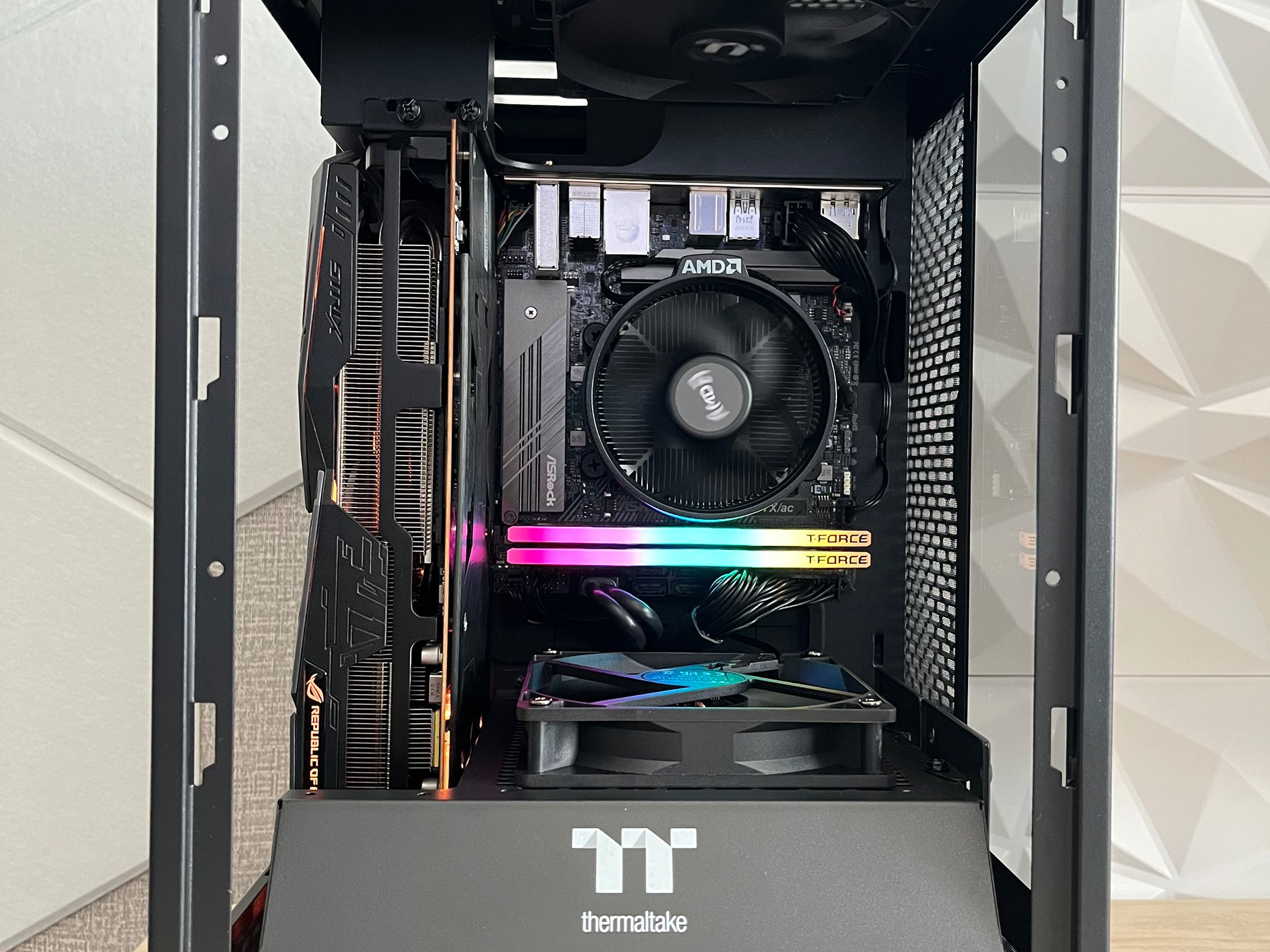 "KNIGHT" CUSTOM PC | RYZEN 5 3600 | RX 5700XT | RAM DDR4 16GB | WIN 11 PRO | PURE PERFORMANCE