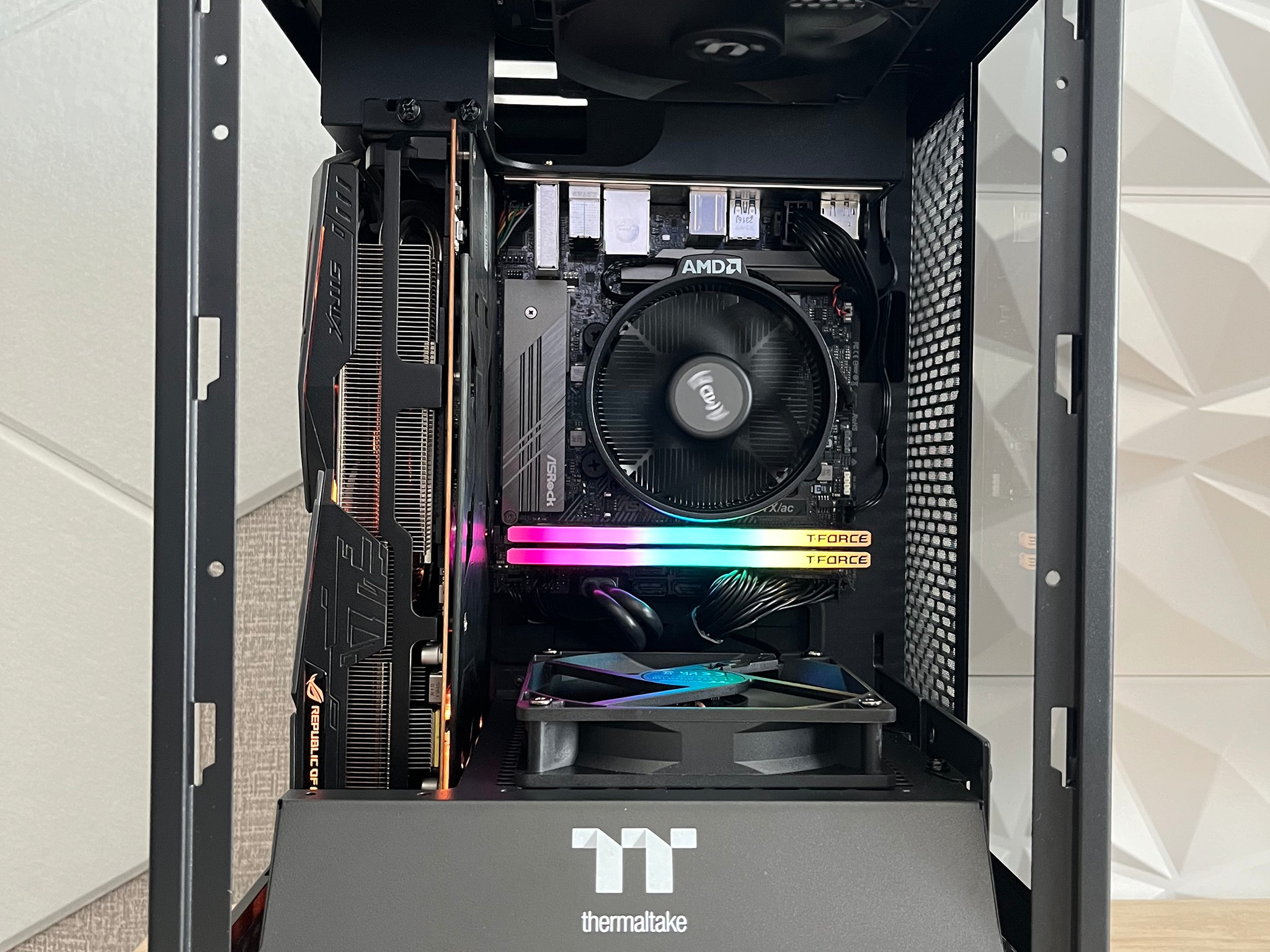 "KNIGHT" CUSTOM PC | RYZEN 5 3600 | RX 5700XT | RAM DDR4 16GB | WIN 11 PRO | PURE PERFORMANCE
