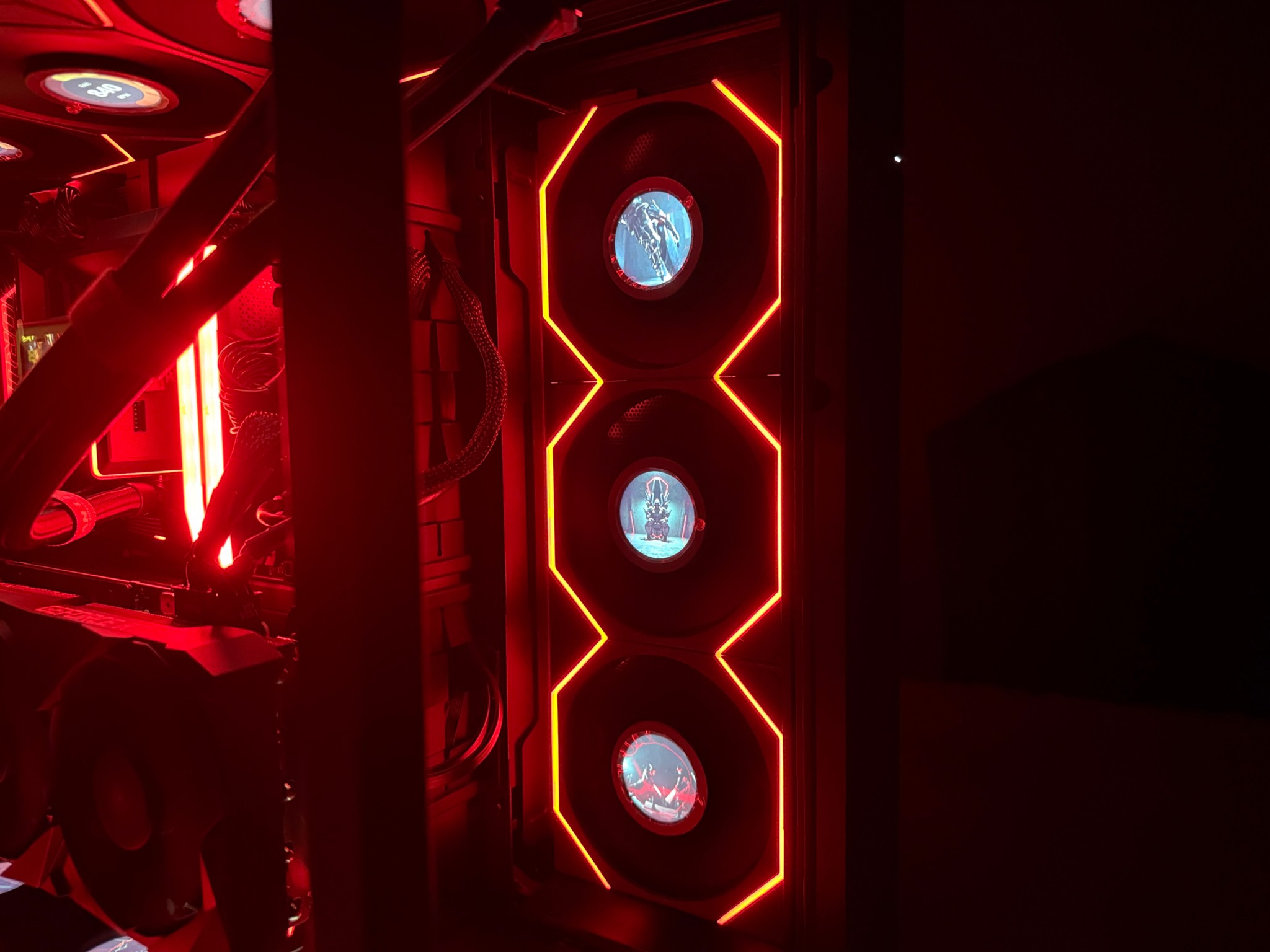 4K Gaming PC - Red Scarlet 🔥| Ryzen 7 9800X3D & RTX 3090 OC | 32GB DDR5 | 4TB NVMe SSD | VR Ready