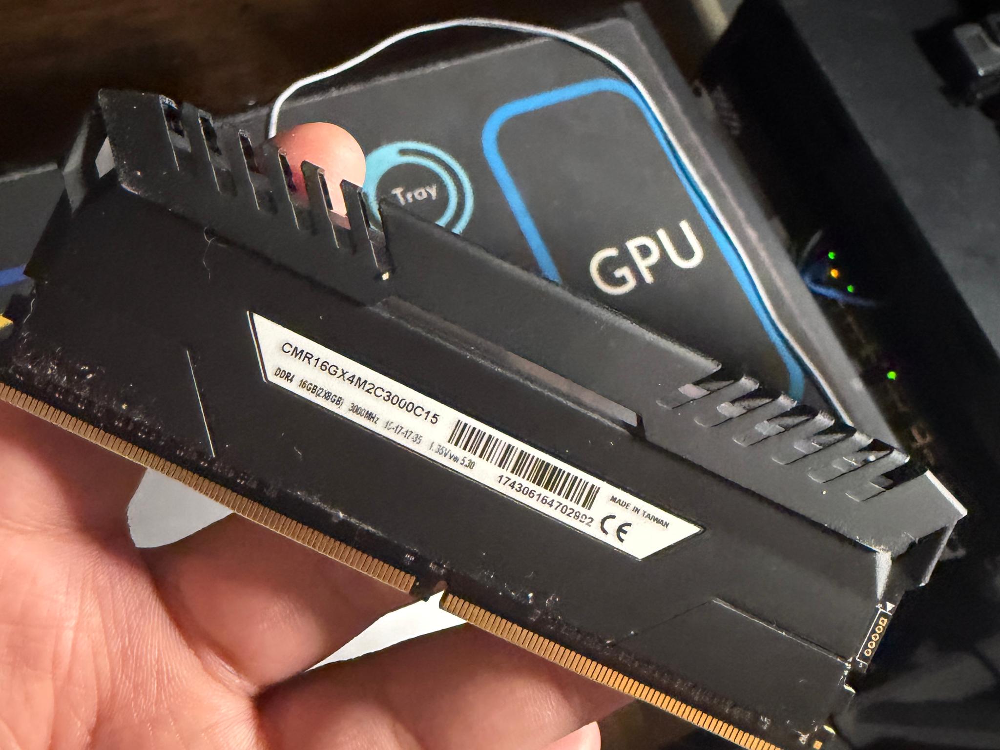 READ DESC - Corsair Vengence RGB 16GB