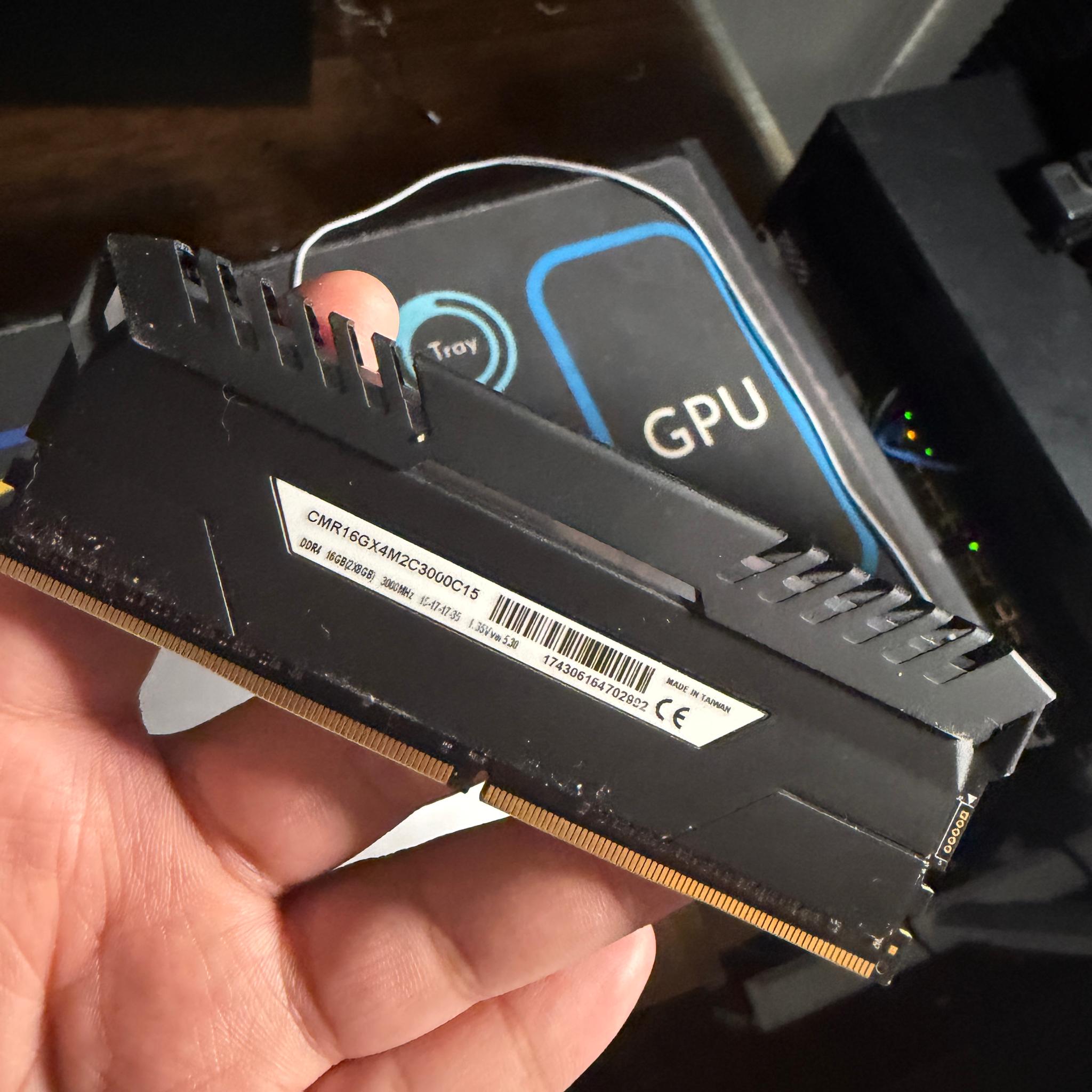 READ DESC - Corsair Vengence RGB 16GB