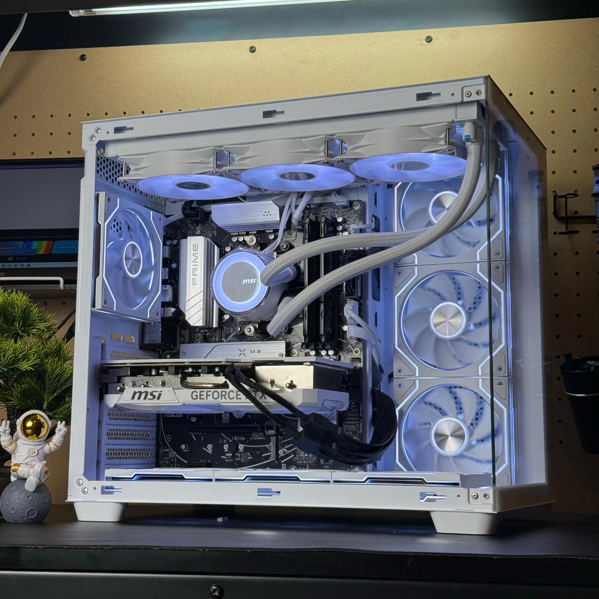 All White Gaming PC | RTX 4070 Ti Super | Ryzen 9 7950x | 32GB DDR5 RAM | 2TB | Windows 11