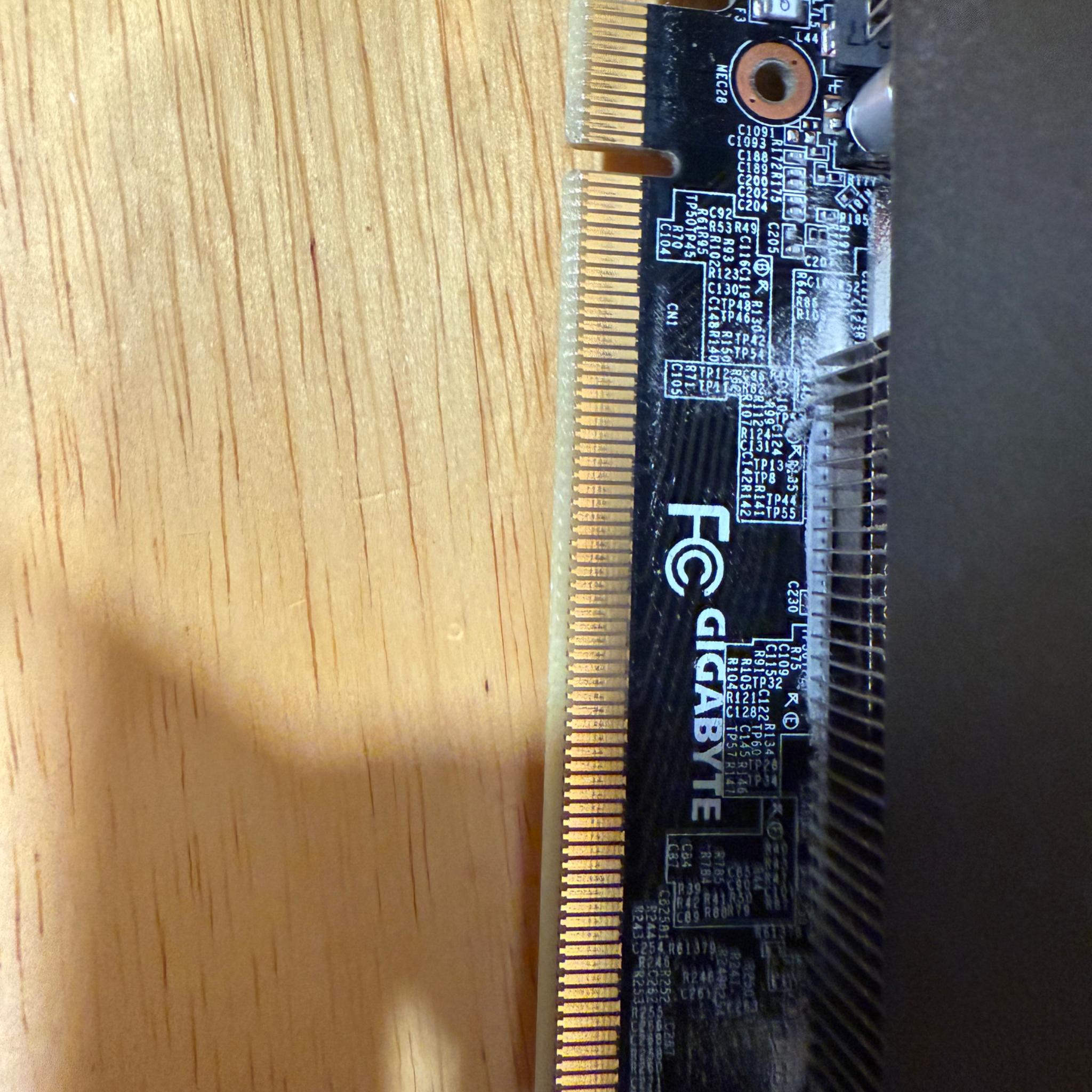 Gigabyte RTX 3050 8GB 3-fan Windforce